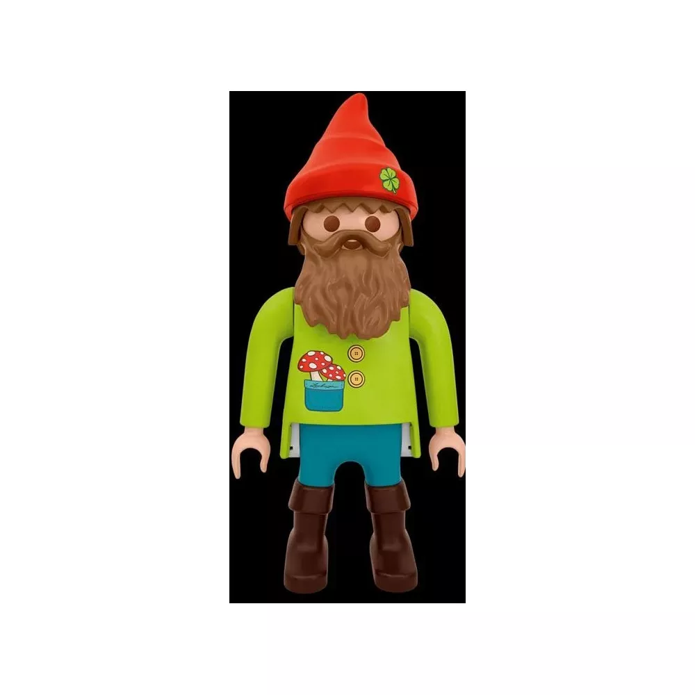 Eine Spielfigur eines Gnoms mit rotem Hut, Bart und grünen Hemd mit Pilzen.