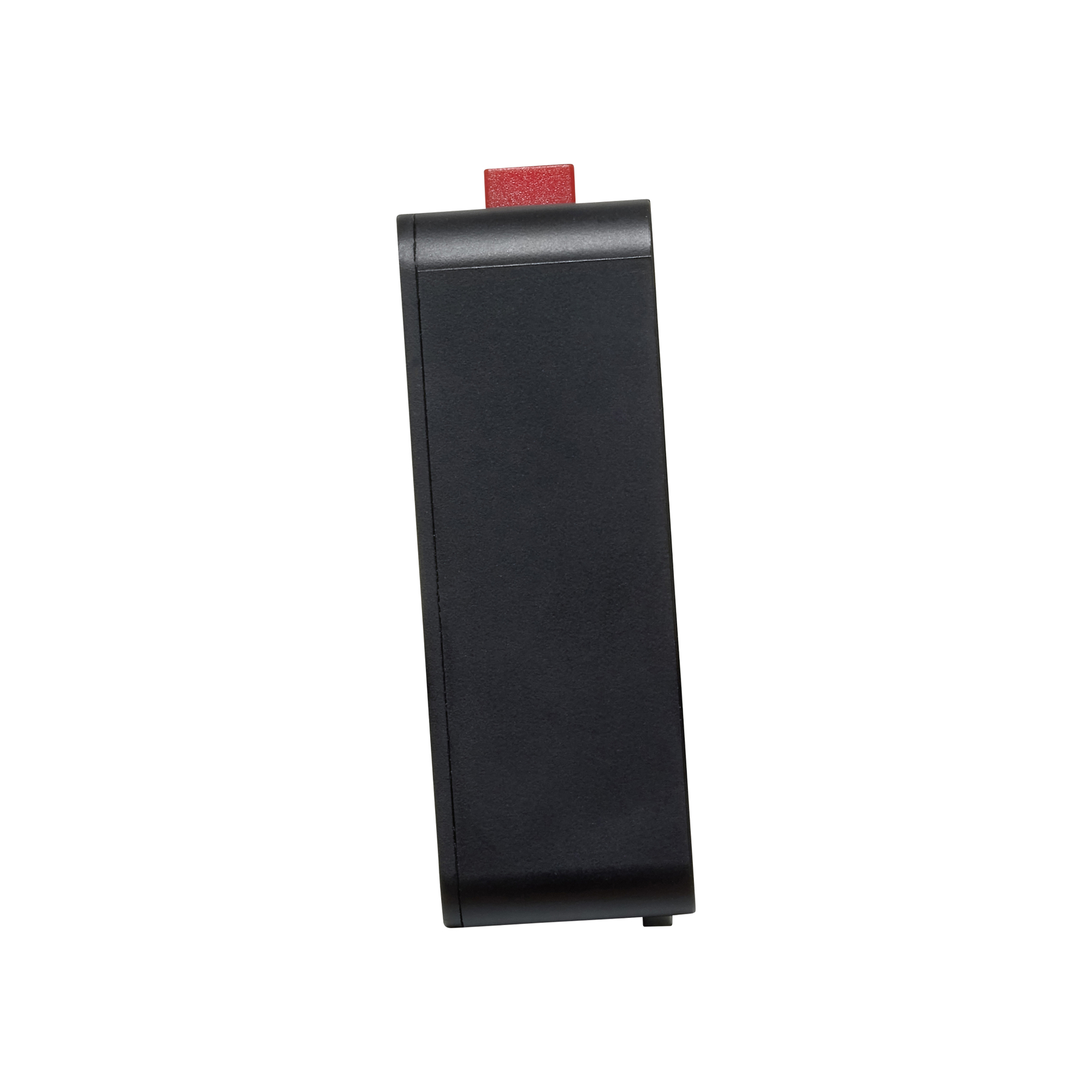 Un appareil noir avec un bouton rouge sur le dessus, isolé sur fond blanc.