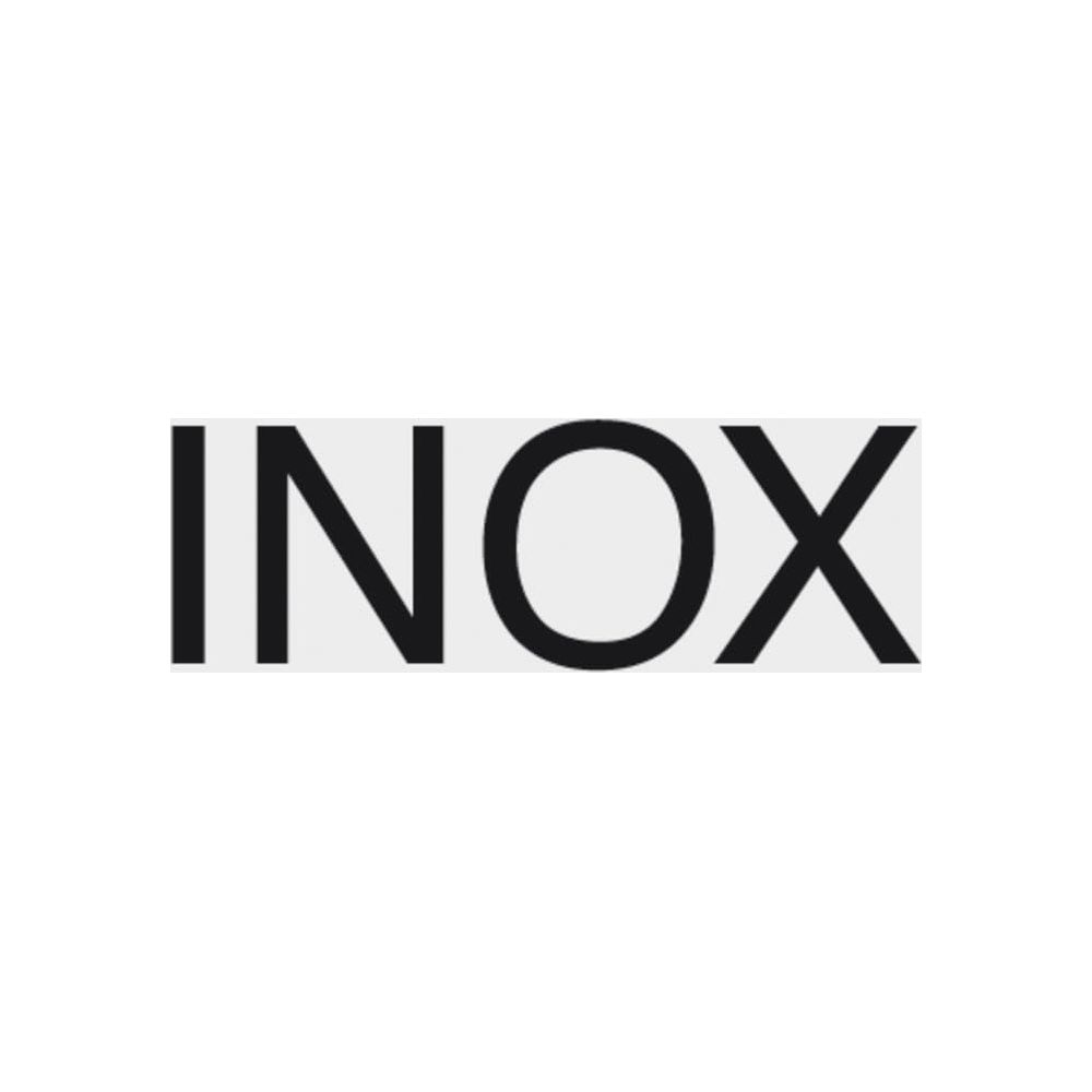 Die Buchstaben INOX sind schwarz auf grauem Hintergrund.