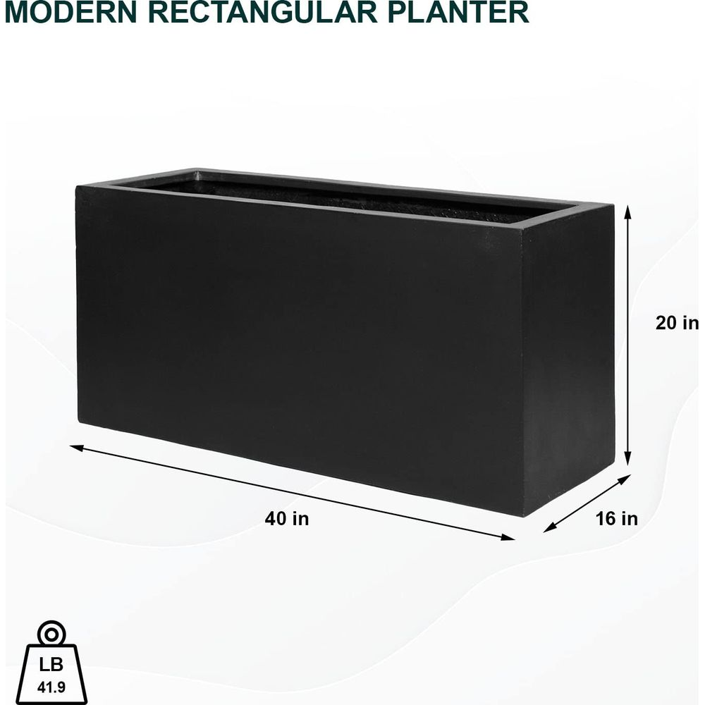 Ein schwarzer rechteckiger Pflanzkasten, 40 Zoll lang, 16 Zoll breit, 20 Zoll hoch.