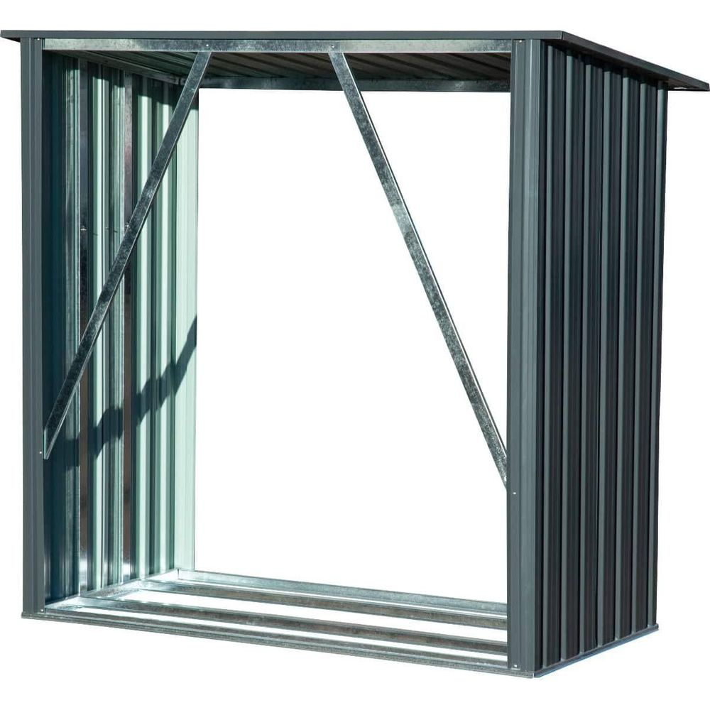 Ein leerer, grauer Metallschuppen mit Wellblechwänden und einem Dach.