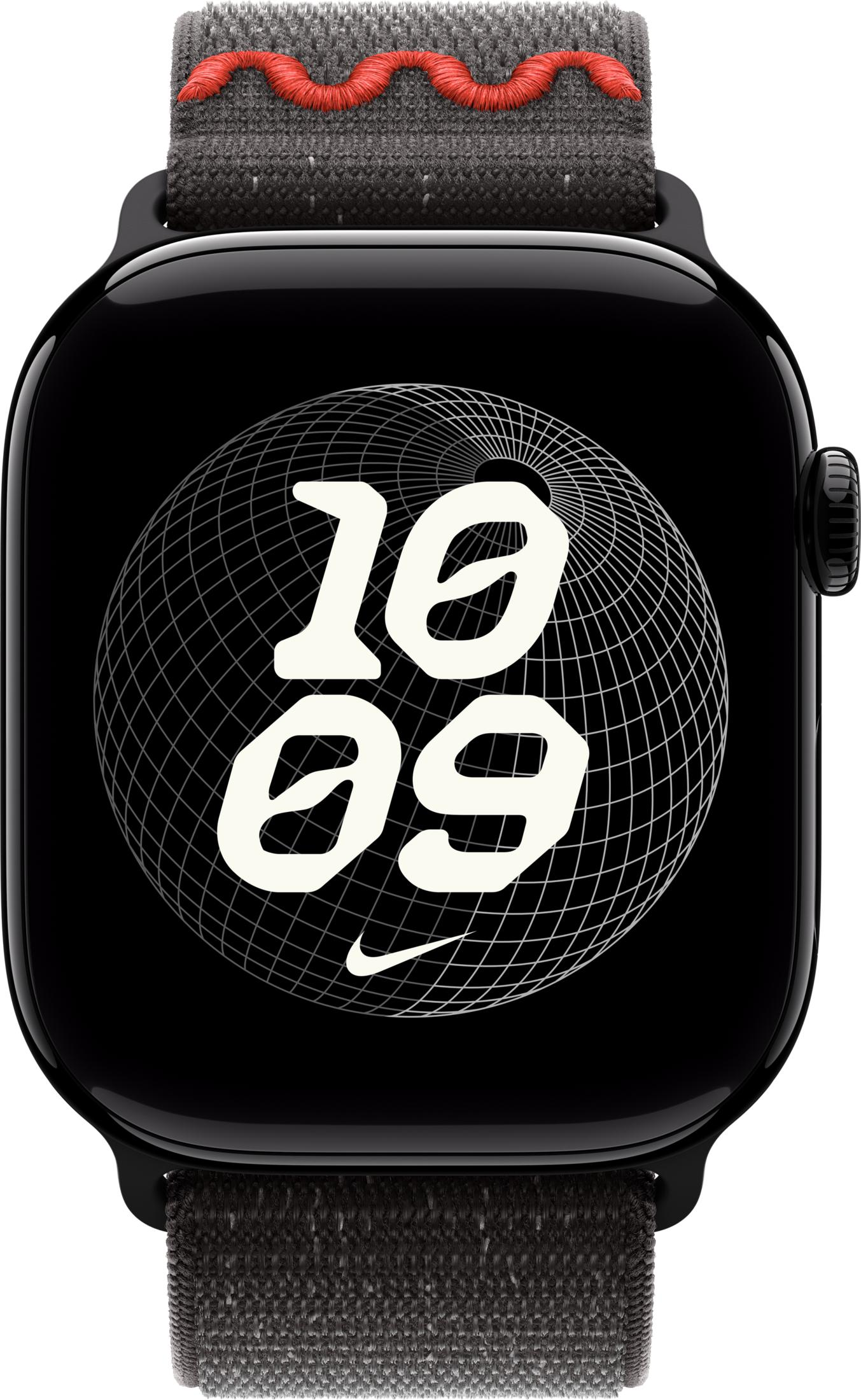 Une montre connectée noire affichant « 10 09 » sur son écran avec un logo Nike.