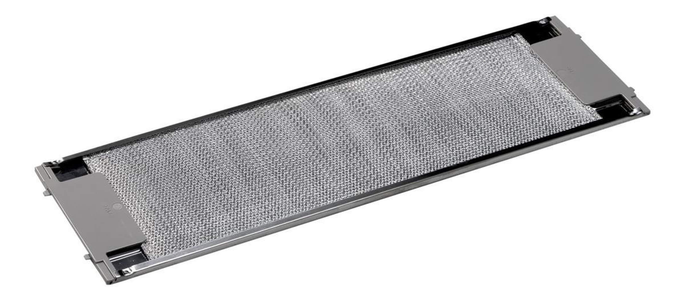 Ein silberner Dunstabzugshaubenfilter mit Metallgeflecht und Rahmen.