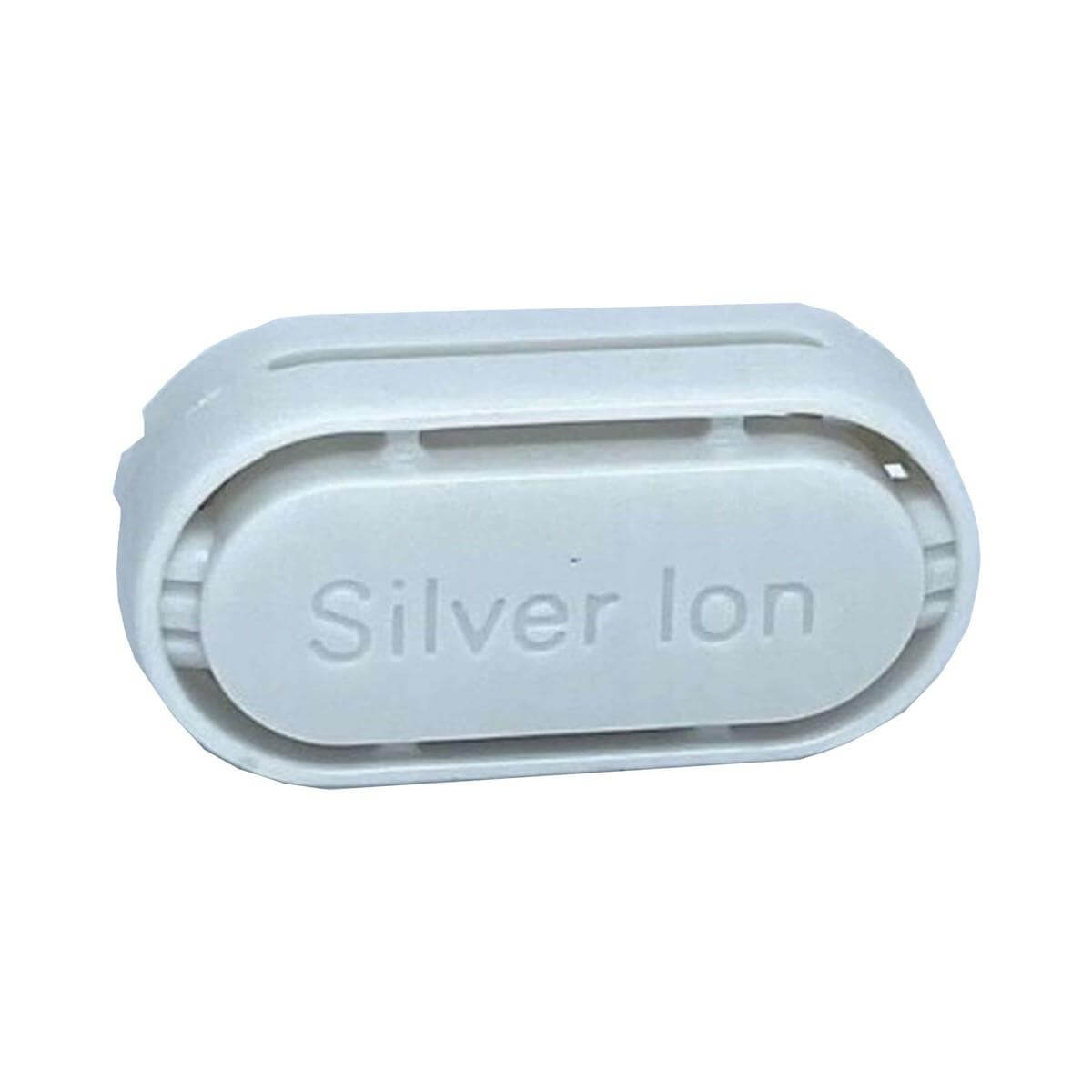 Ein weißes Objekt mit der Aufschrift "Silver Ion" auf einem weißen Hintergrund.