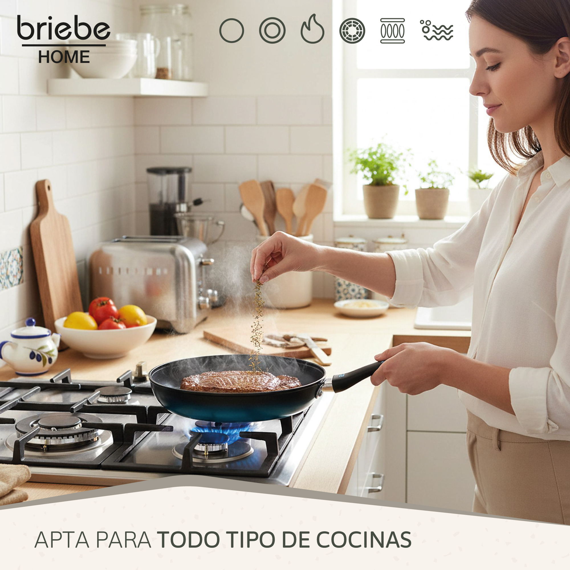 Una mujer sazona un filete en una sartén sobre una estufa de gas en una cocina.