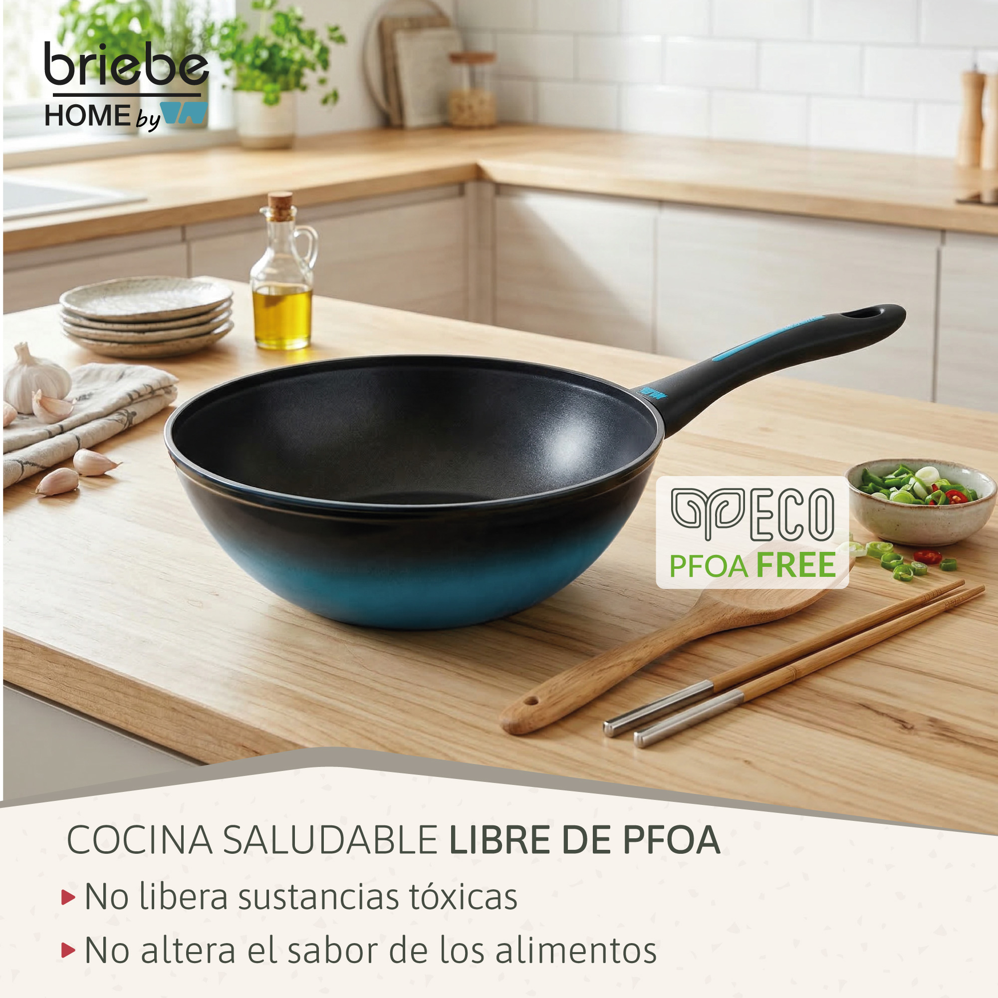 Un wok con degradado azul, junto a ajo, aceite, platos, palillos y cuchara.