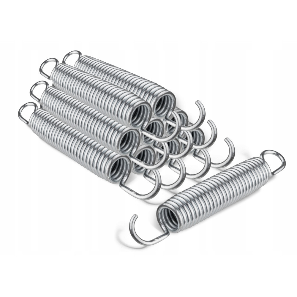 Stos srebrnych metalowych sprężyn z haczykami na każdym końcu, jedna sprężyna jest osobno.