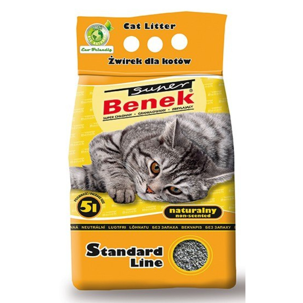 Opakowanie żwirku dla kota z leżącym na nim kotem. Duży napis "Standard Line".