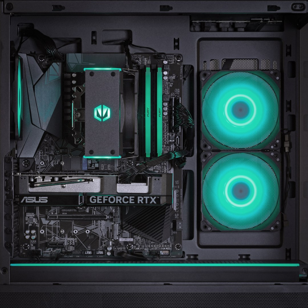 Un case PC con illuminazione verde, dissipatore CPU, RAM e scheda grafica.