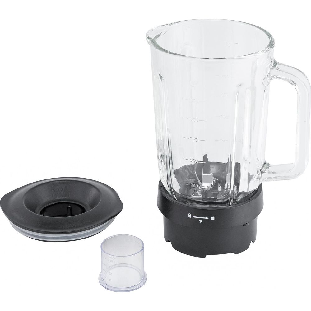 Caraffa frullatore in vetro con coperchio nero e misurino su sfondo bianco.