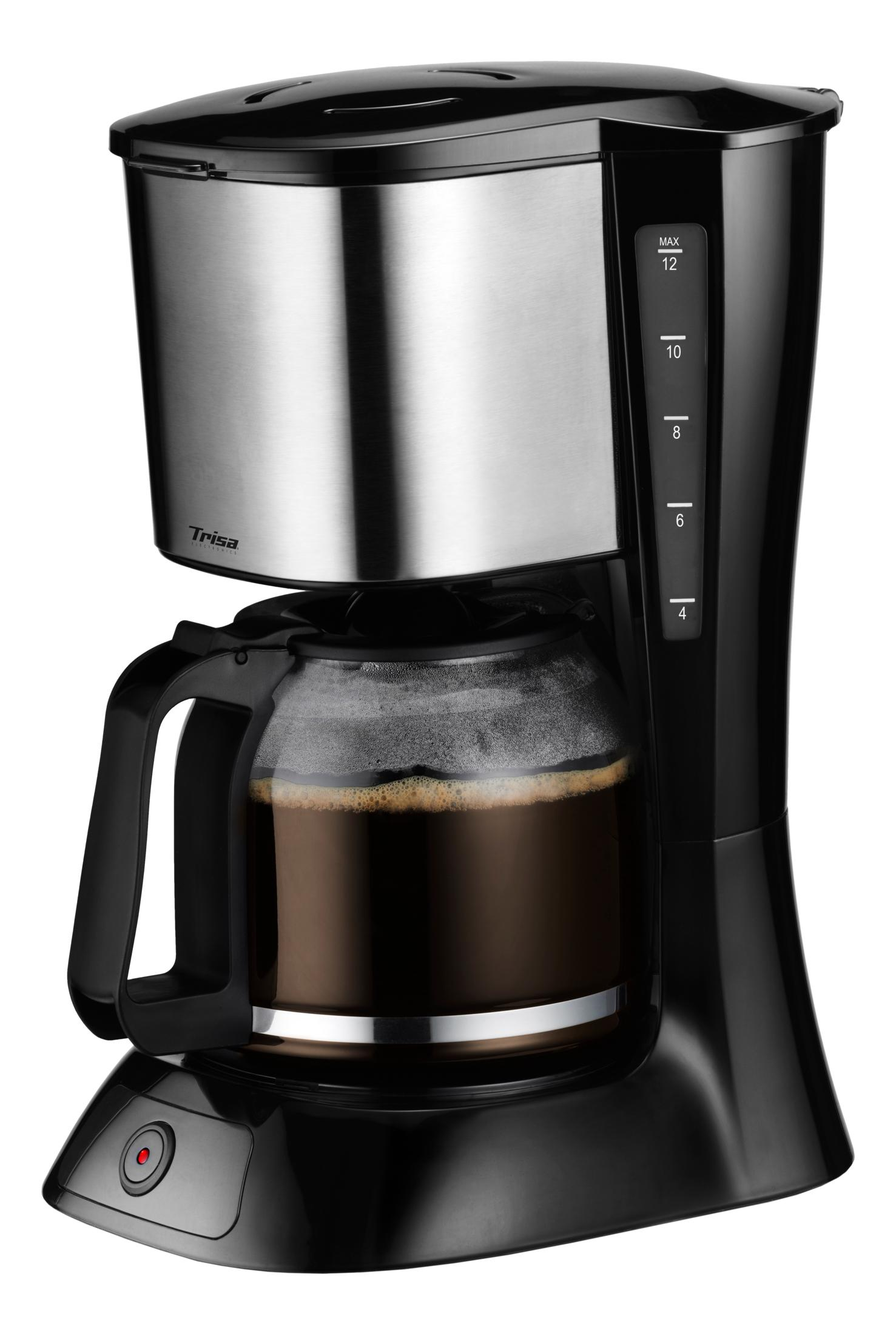 Schwarze Kaffeemaschine mit Glaskanne, gefüllt mit Kaffee. Mit Edelstahlakzenten.