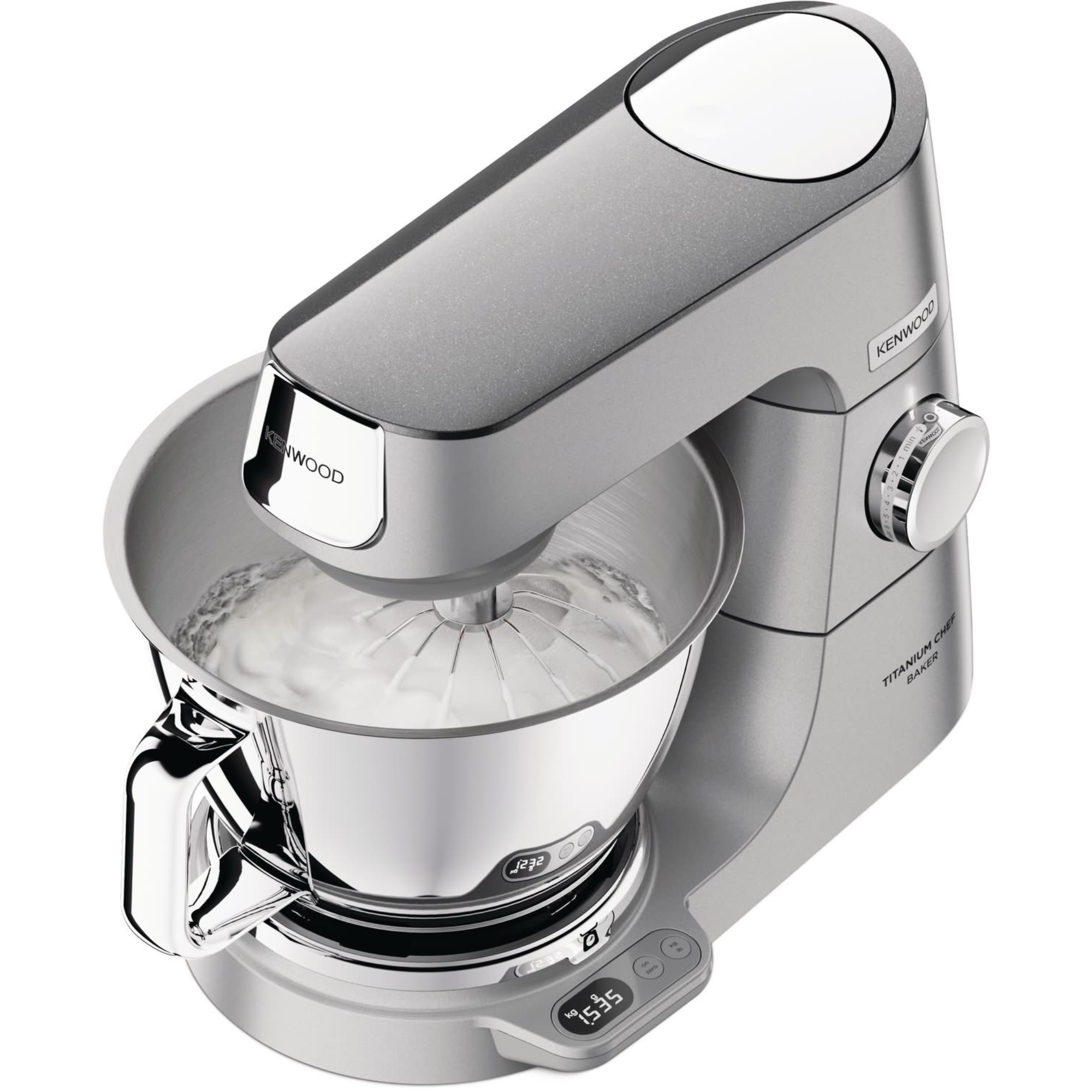 Impastatrice Kenwood argento con frusta che monta panna in ciotola metallica.