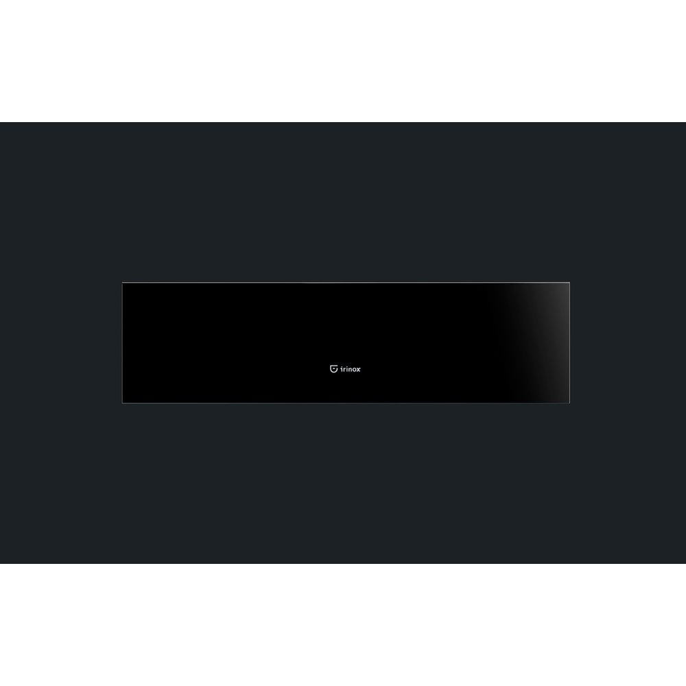 Panneau rectangulaire noir avec logo et texte blancs.