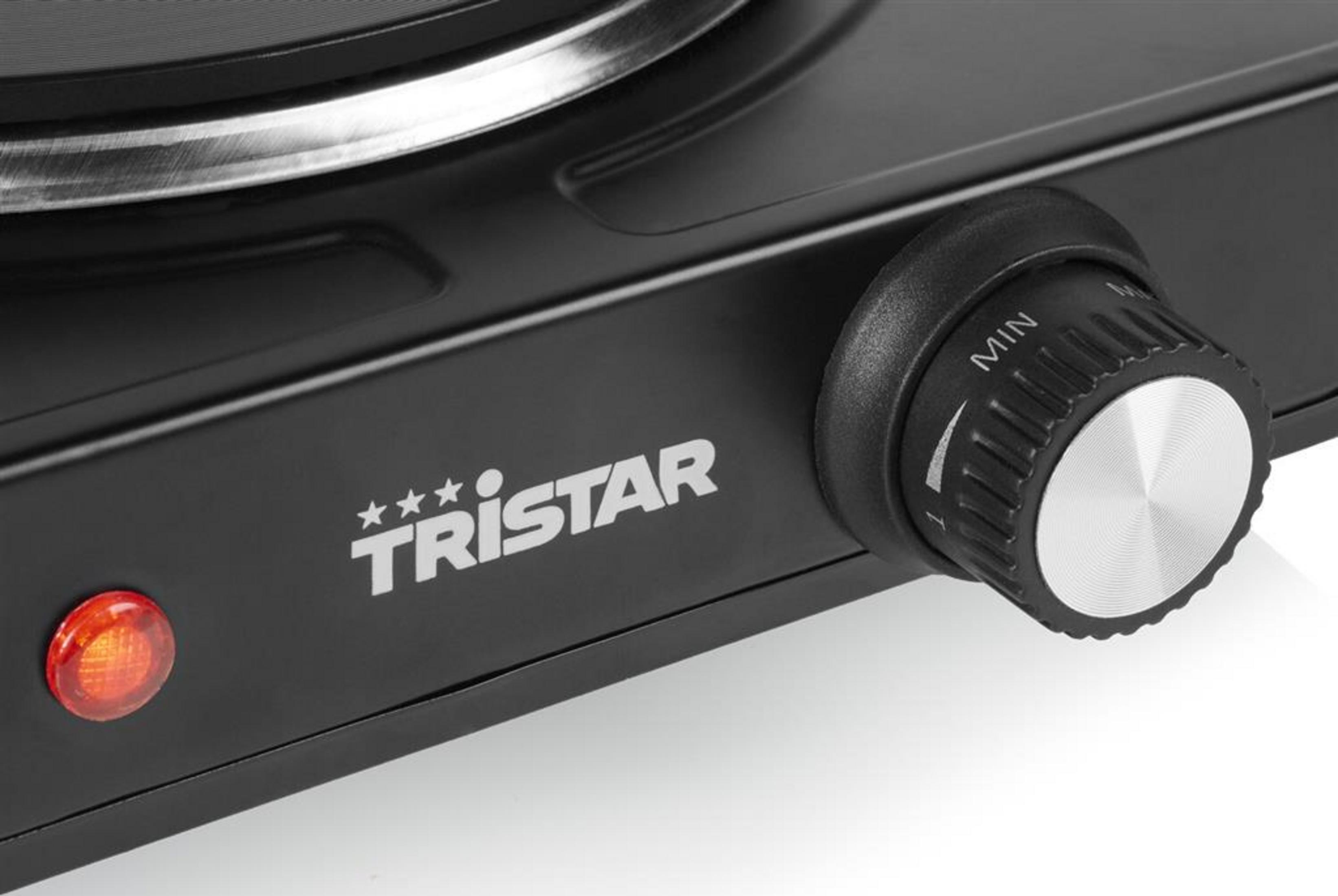Fornello nero con spia rossa e manopola di controllo. Logo Tristar.