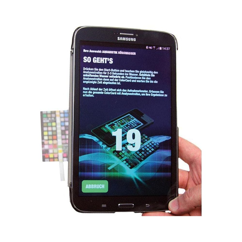 Samsung Smartphone zeigt Anleitung zur Wasseranalyse mit ColorCard und Zahl 19 an.