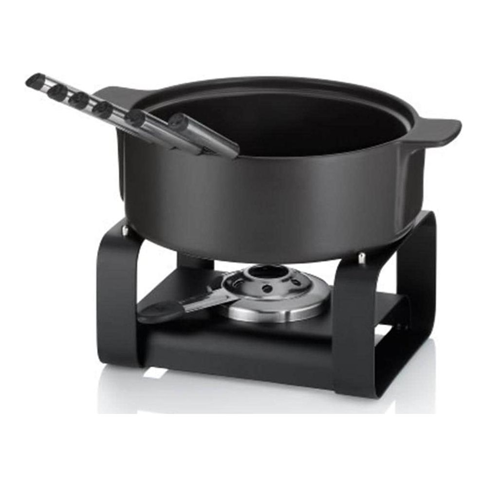 Schwarzes Fondue-Set mit vier Gabeln und einem Brenner auf einem Ständer.