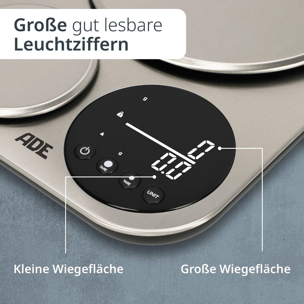 Una bilancia da cucina digitale con ampio display illuminato e pannello touch.
