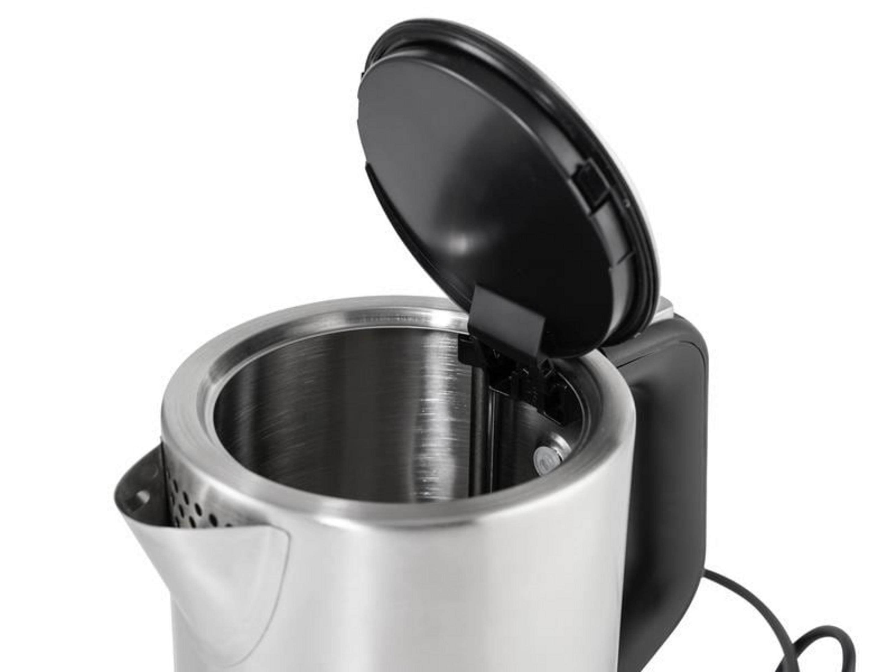 Nahaufnahme eines silbernen Wasserkochers mit geöffnetem schwarzem Deckel.