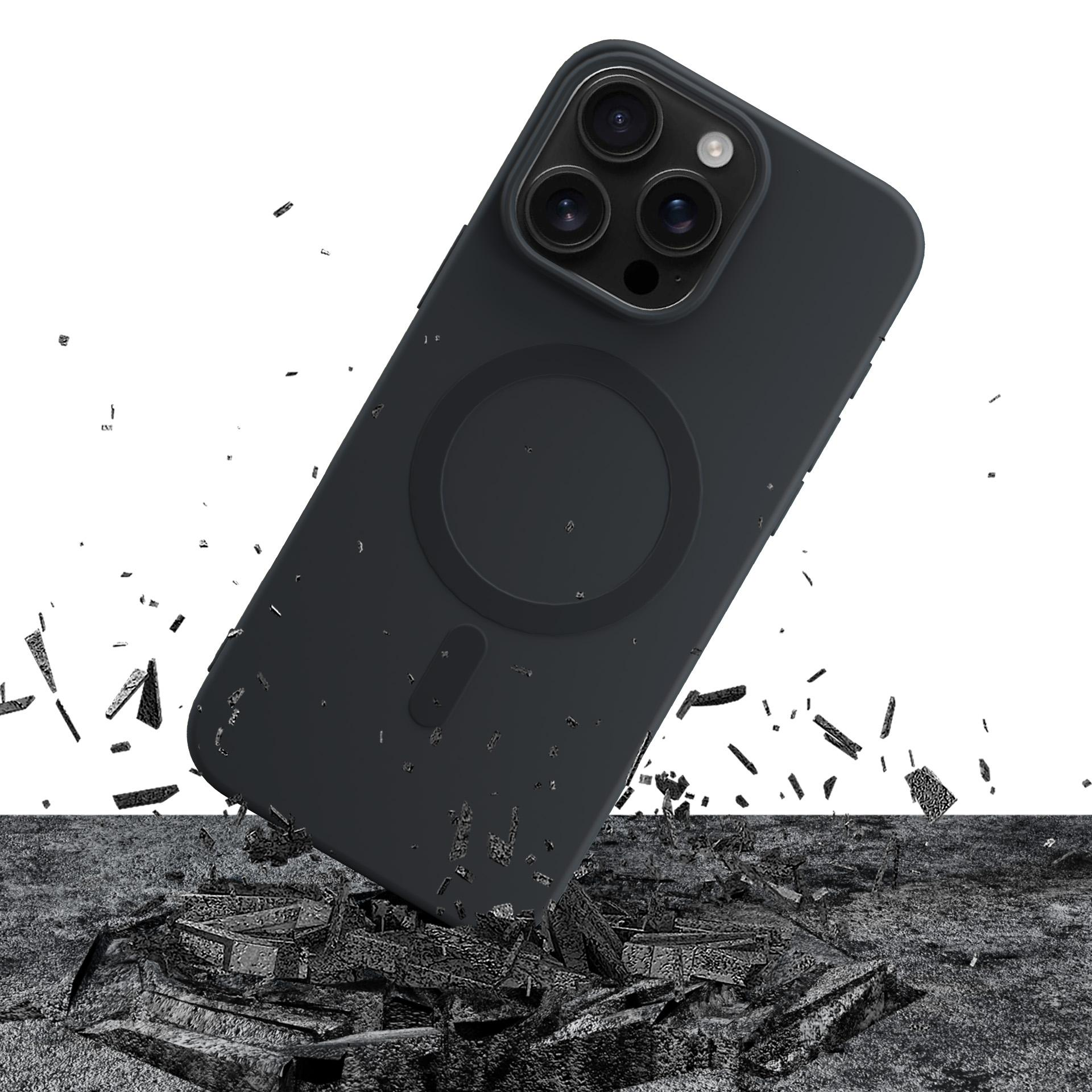 Czarne etui na iPhone z trzema aparatami spada na zniszczoną powierzchnię.