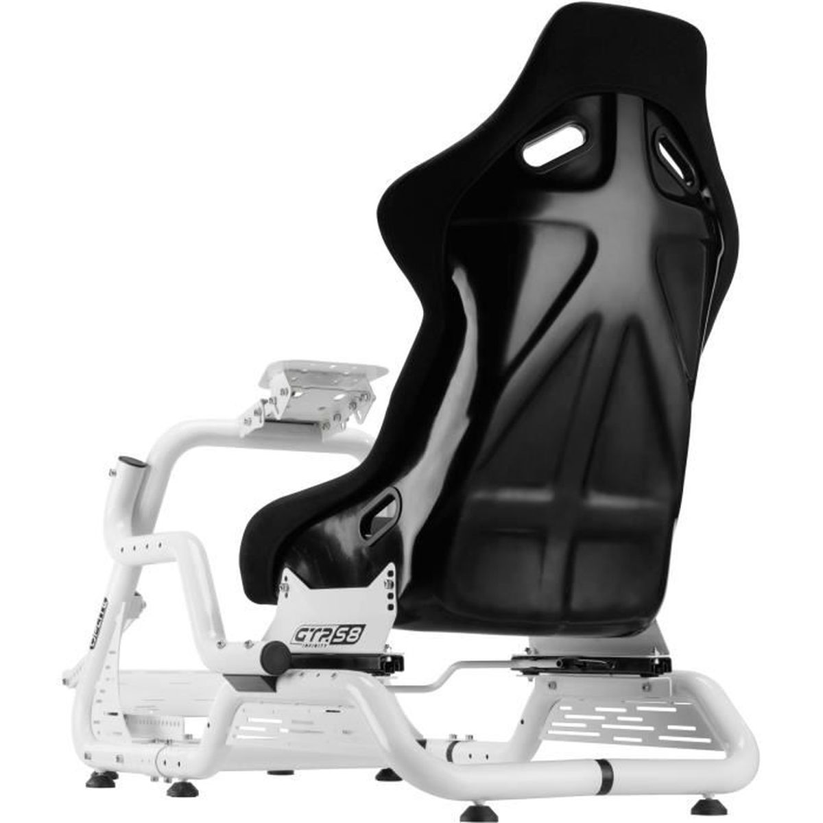 Ein schwarzer Rennspiel-Sitz auf einem weißen Gestell mit Pedalenhalterung.