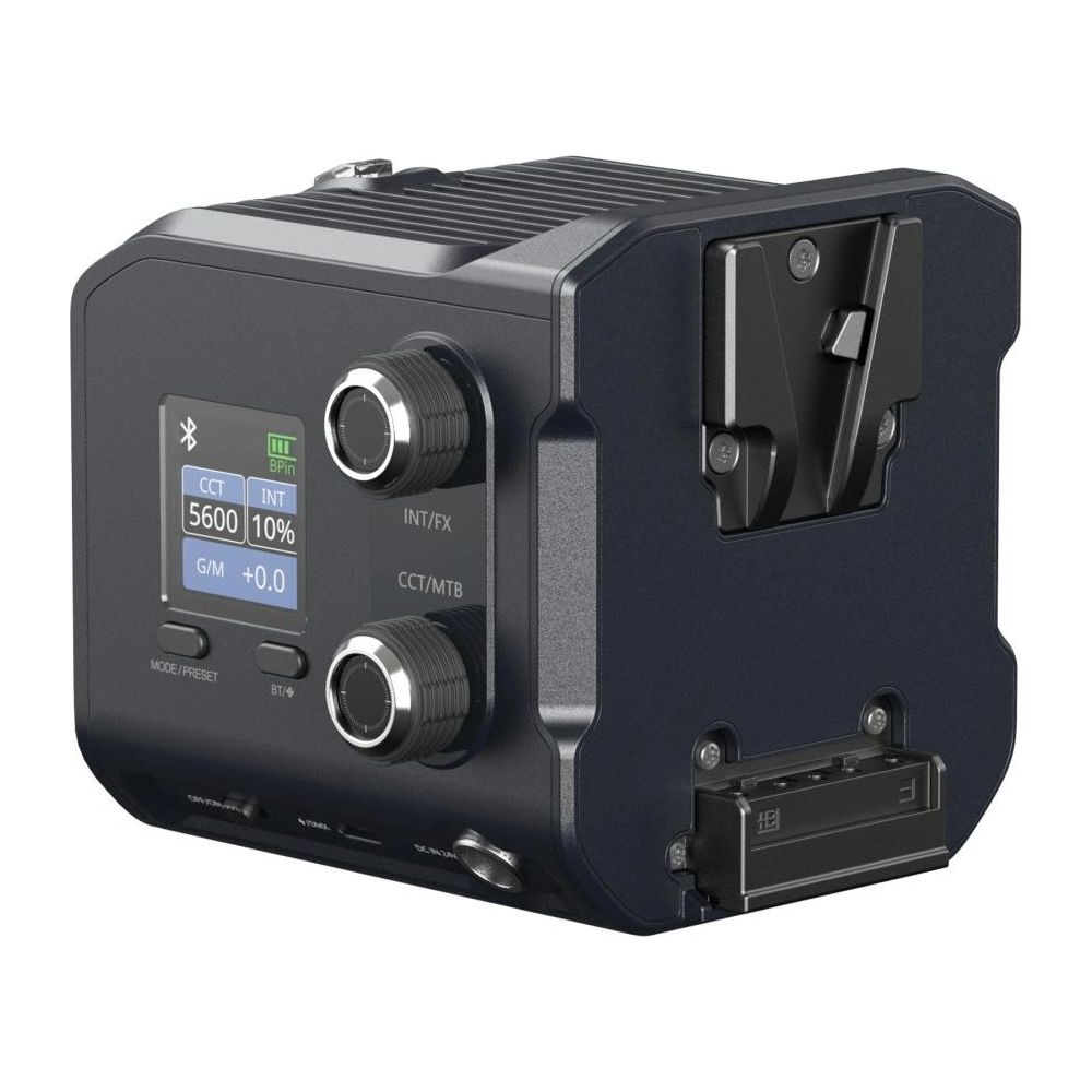 Une lumière portable noire dispose d'un écran affichant CCT 5600, INT 10%, G/M +0.0.