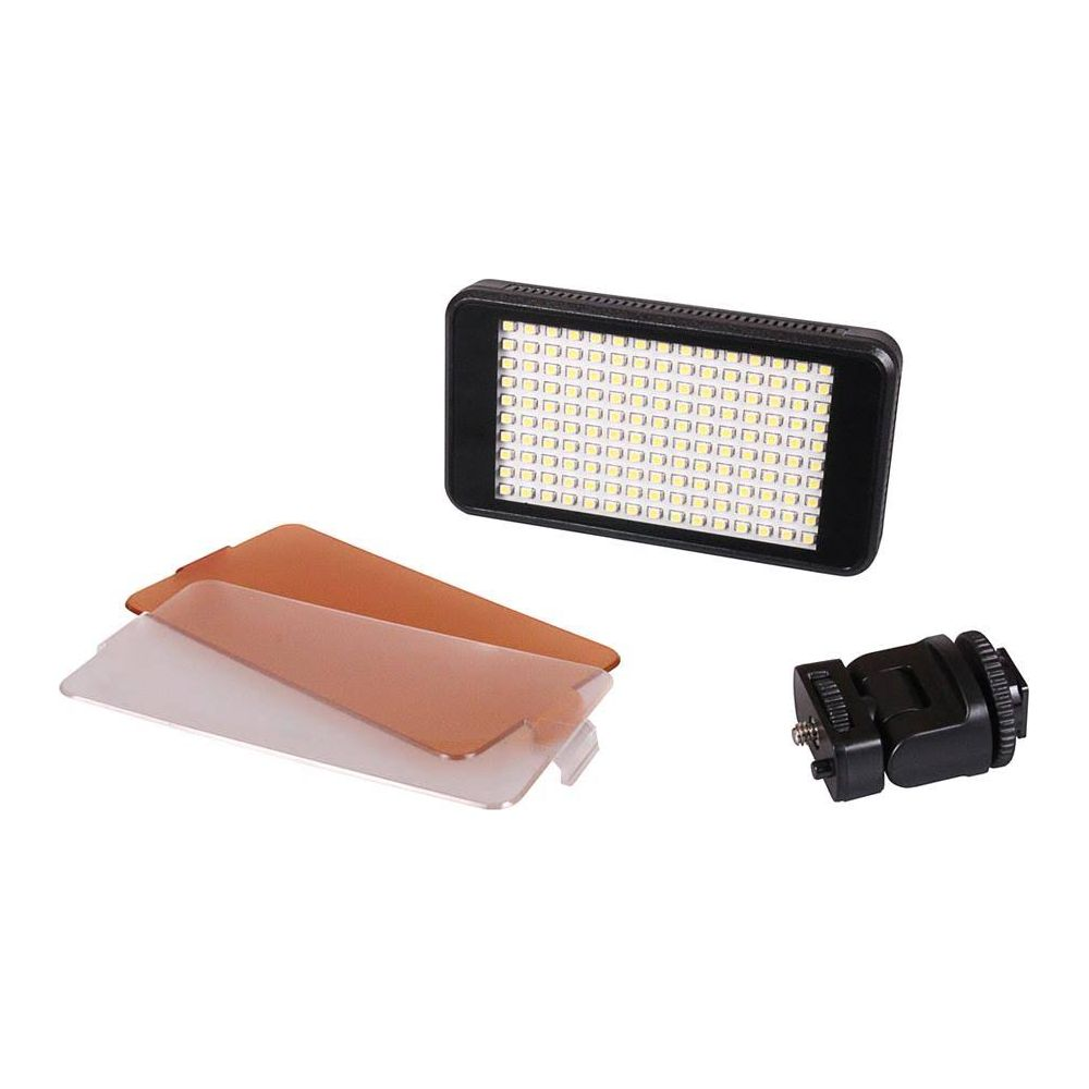 Lampe LED, deux filtres couleur et un adaptateur griffe sur fond blanc.