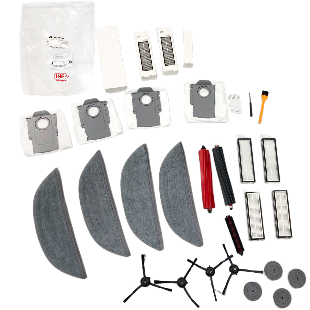 Kit accessori aspirapolvere: sacchi, filtri, panni, spazzole e rulli.