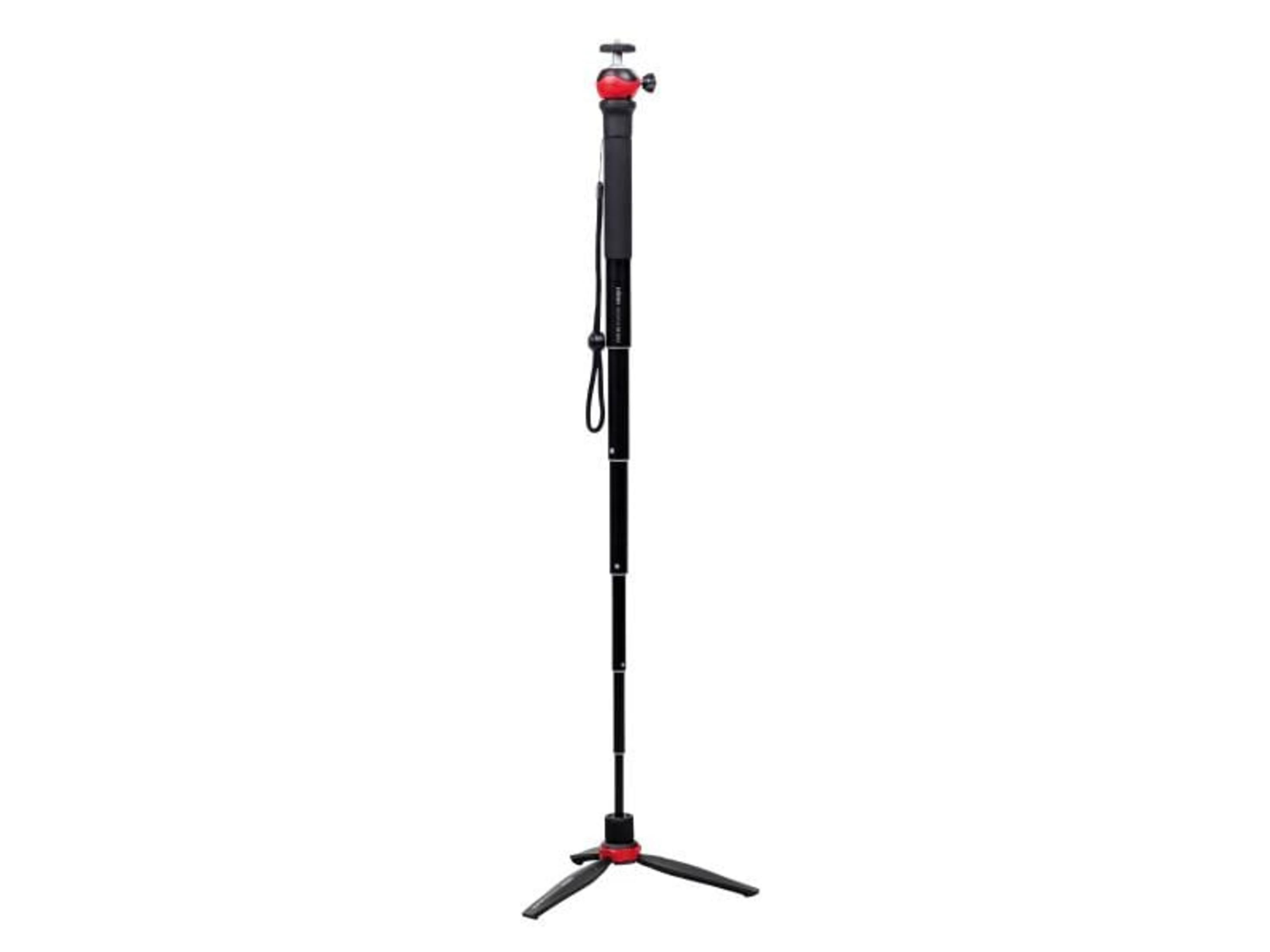 Un selfie stick nero con testa rossa e base treppiede, su sfondo bianco.