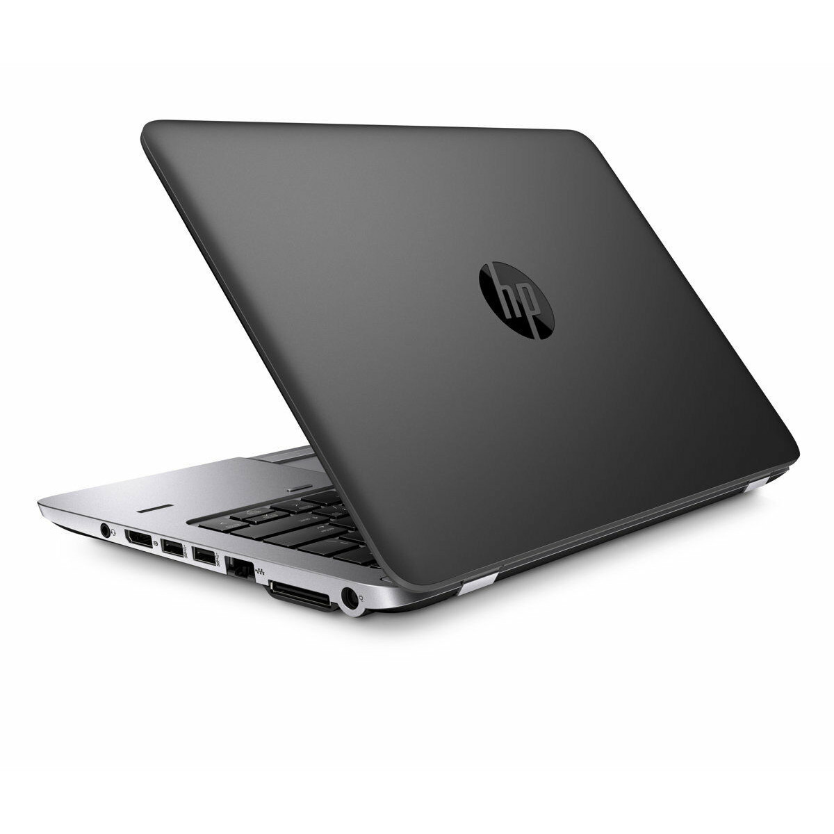 Ein dunkelgraues HP-Notebook ist geöffnet, mit Anschlüssen und Tastatur. Weißer Hintergrund.
