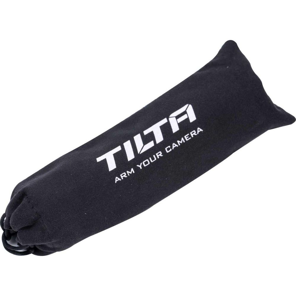 Pochette noire avec logo blanc TILTA et texte.