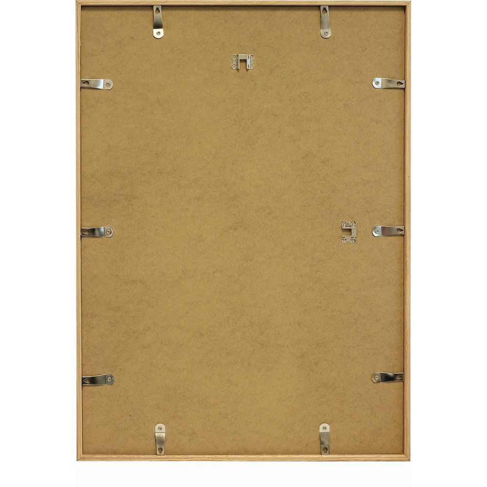 Rückseite eines Holzrahmens mit brauner Rückwand und Metallclips.