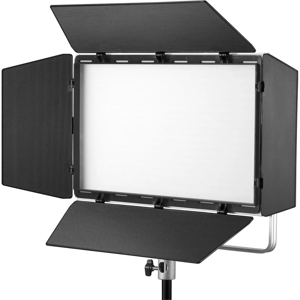 Une lumière LED rectangulaire avec volets noirs, montée sur un trépied.