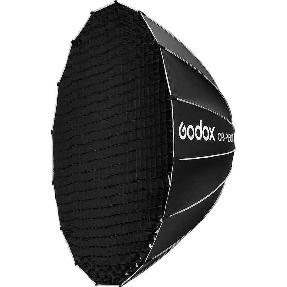 Une softbox Godox QR-P150 noire avec grille nid d'abeille, sur fond blanc.