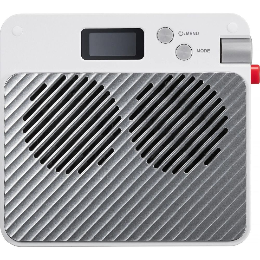 Une enceinte portable blanche avec une grille argentée et un petit écran.