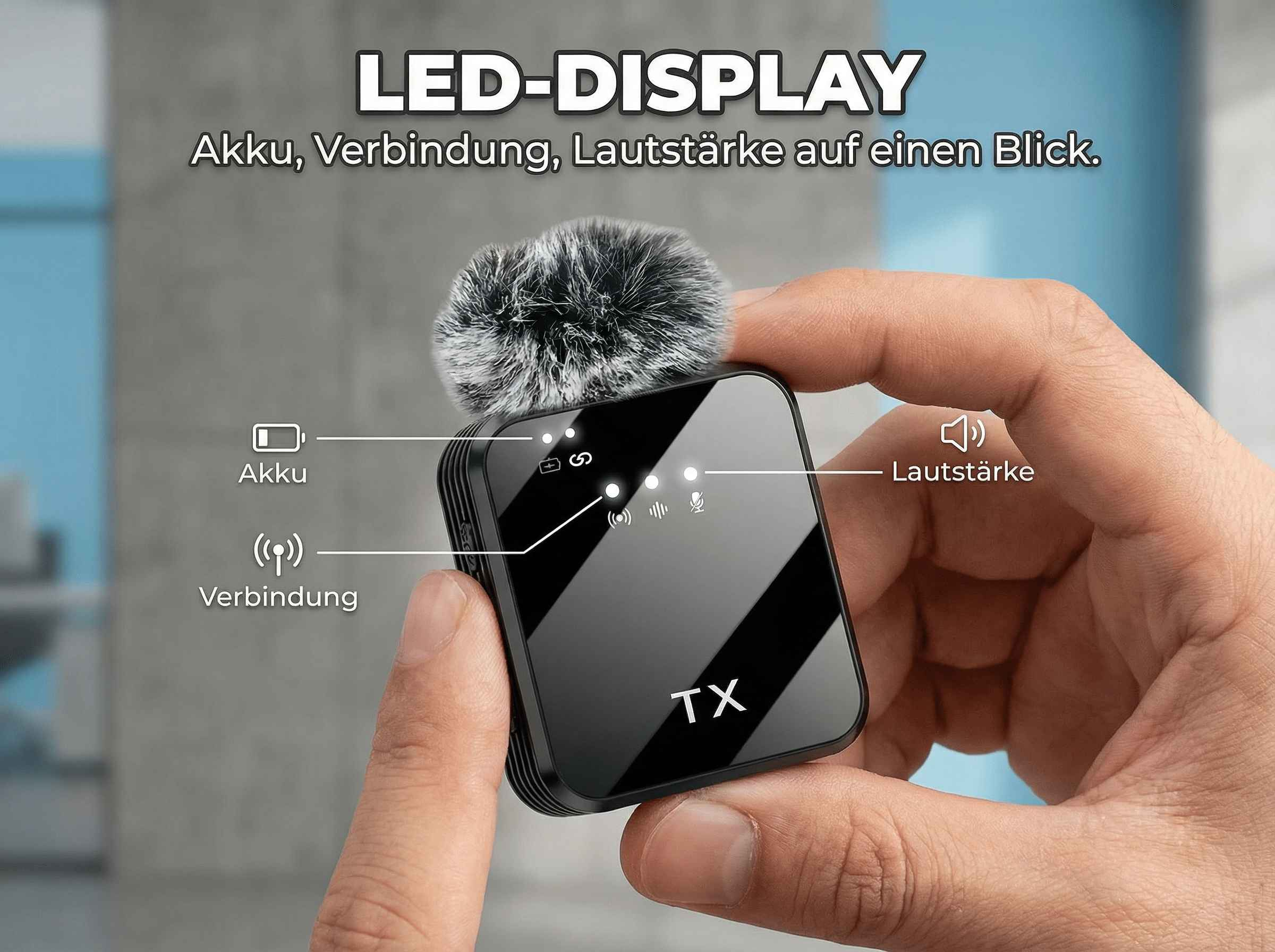Person hält schwarzes Mikrofon-Transmitter mit LED-Display für Akku, Verbindung, Lautstärke.