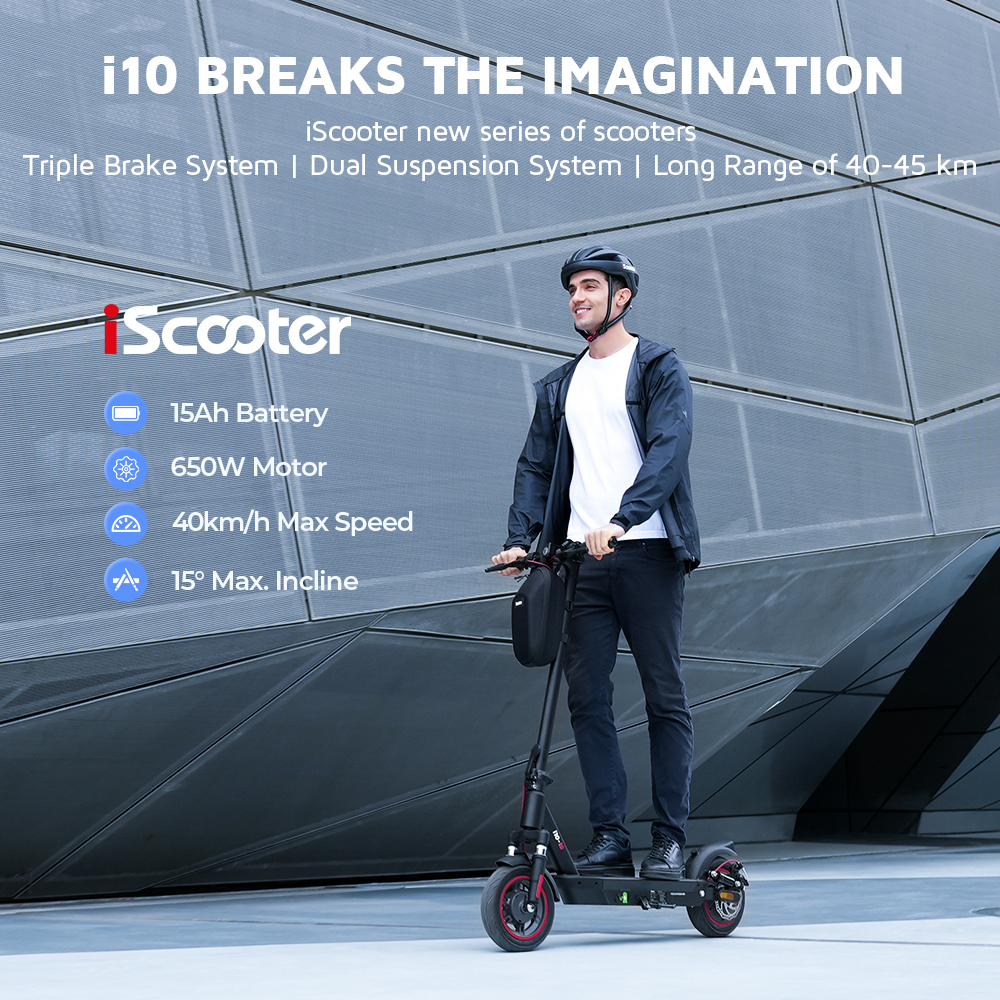 Uomo con casco guida e-scooter con batteria 15Ah, motore 650W, 40km/h, pendenza 15°.