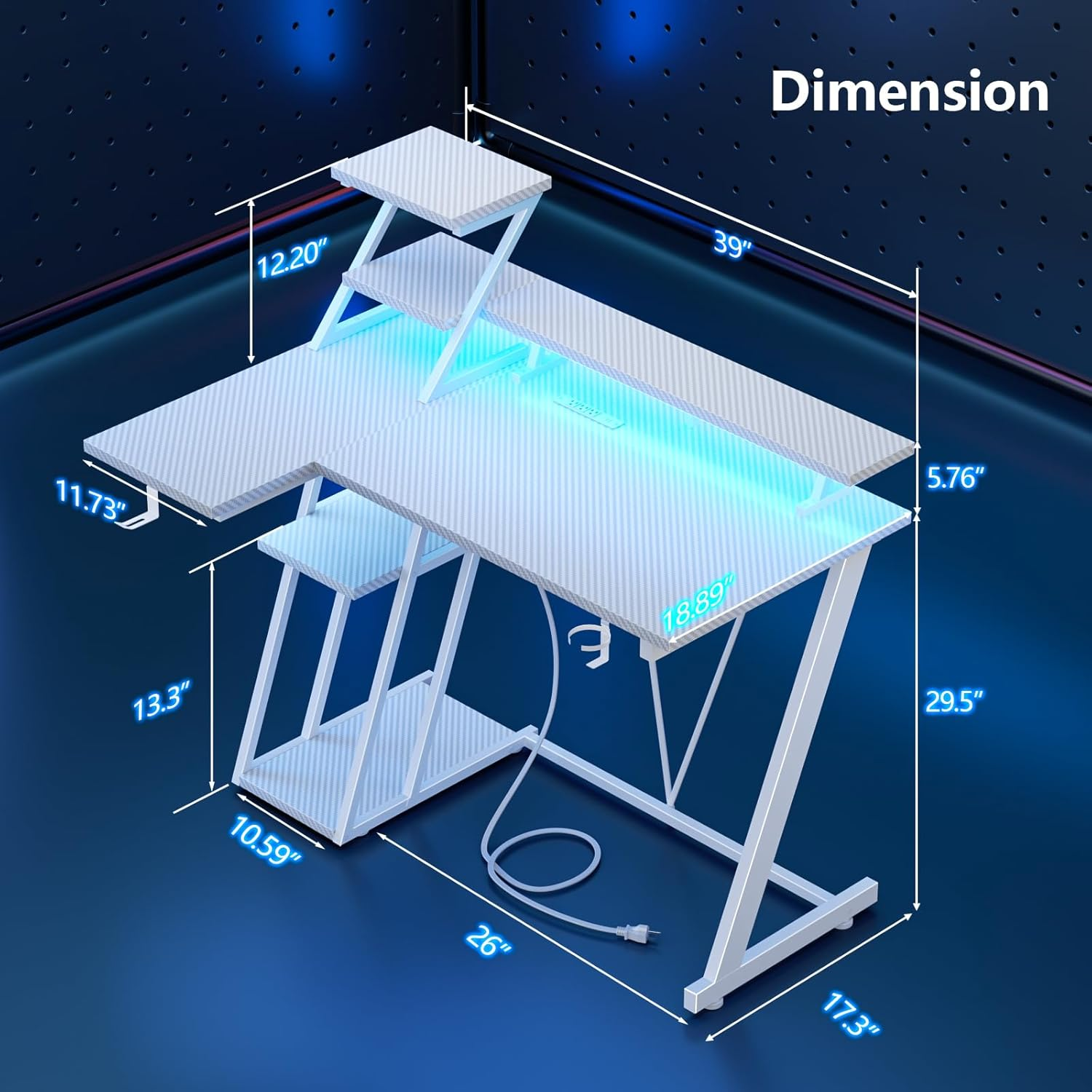 Weißer Gaming-Schreibtisch mit blauen LED-Lichtern, mehreren Regalen und Maßen.