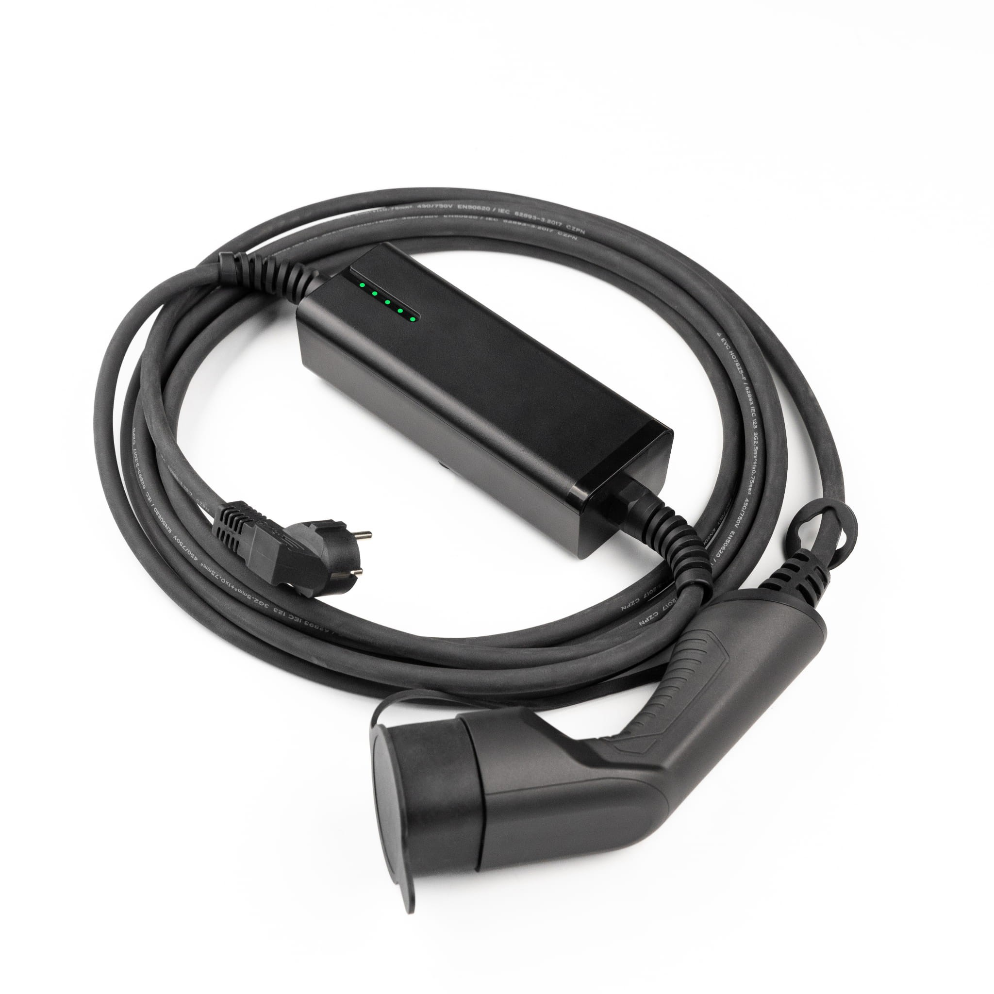 Czarny kabel do ładowania pojazdów elektrycznych z wtyczką, adapterem i pięcioma zielonymi diodami LED.