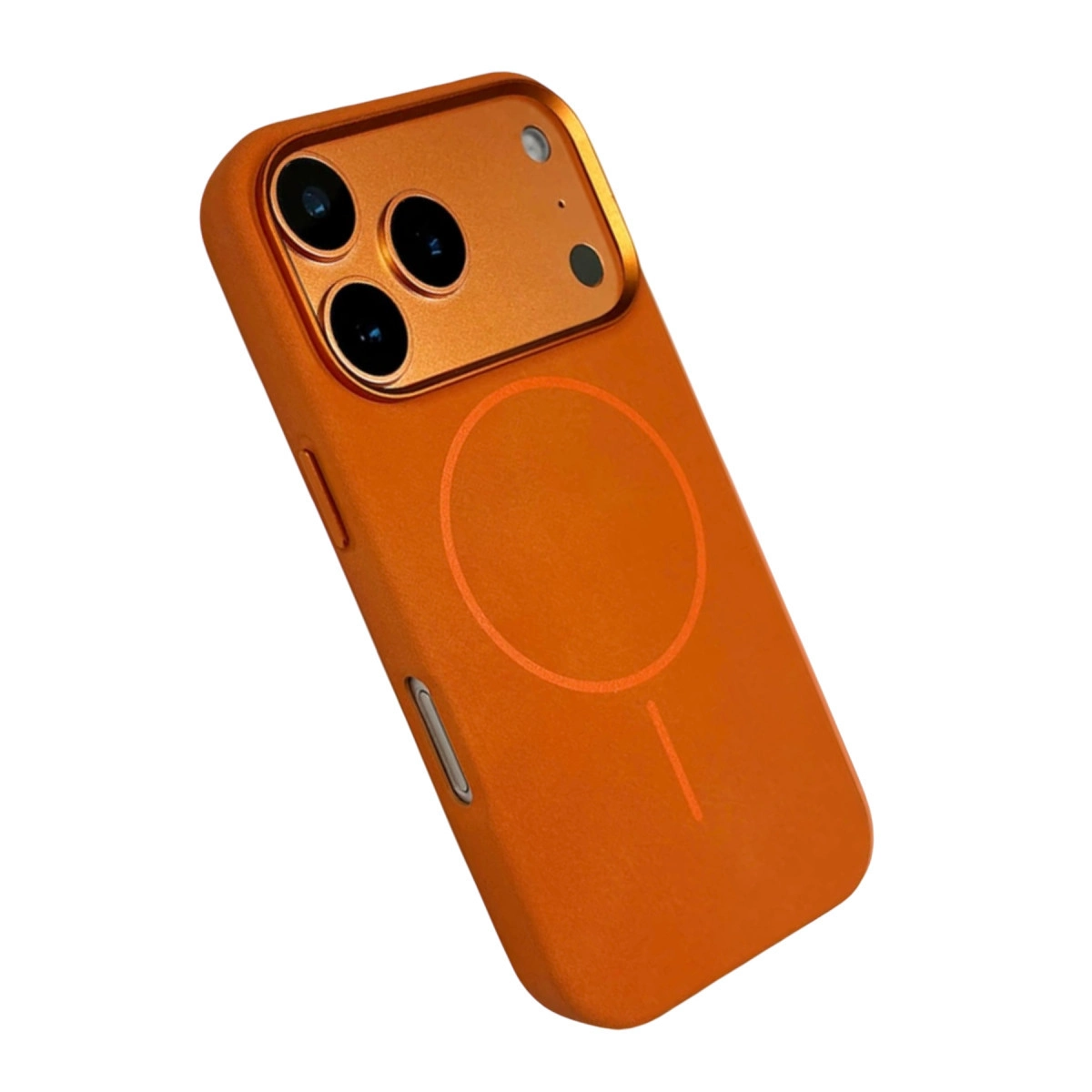Üç kamera lensli ve dairesel logolu turuncu telefon kılıfı.