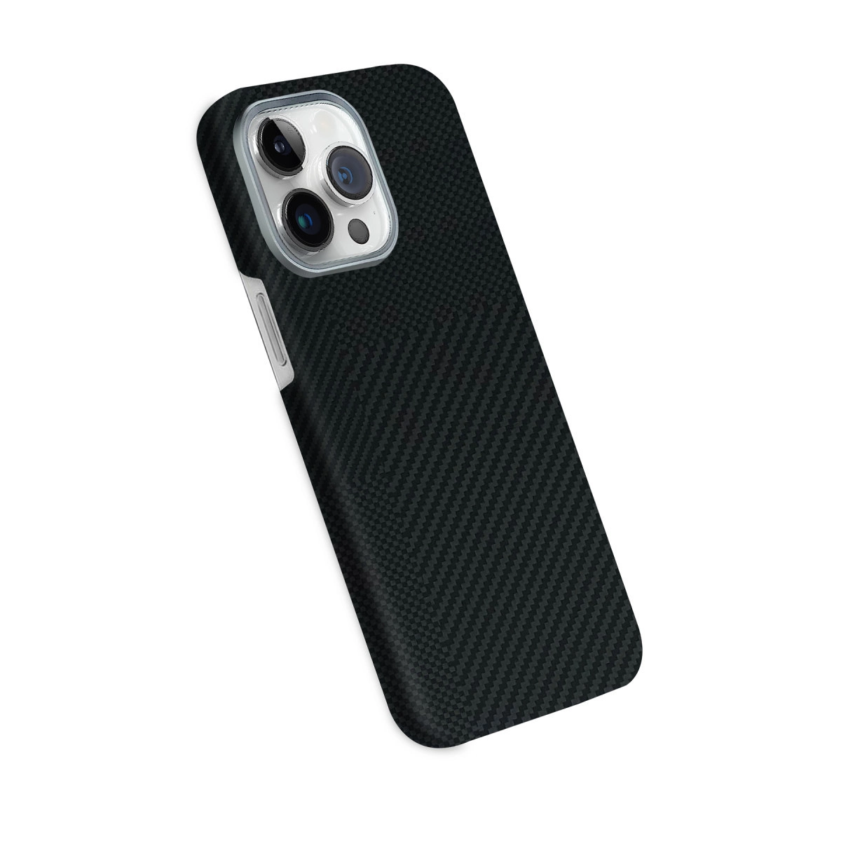 Gümüş çerçeveli ve üçlü lensli siyah karbon fiber telefon kılıfı.