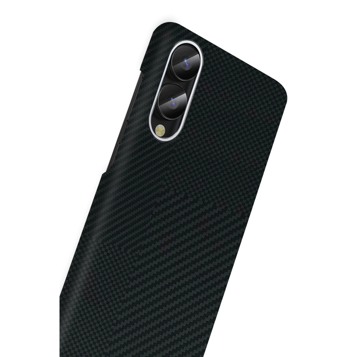 Siyah karbon fiber desenli telefon kılıfı, iki kamera lensi.