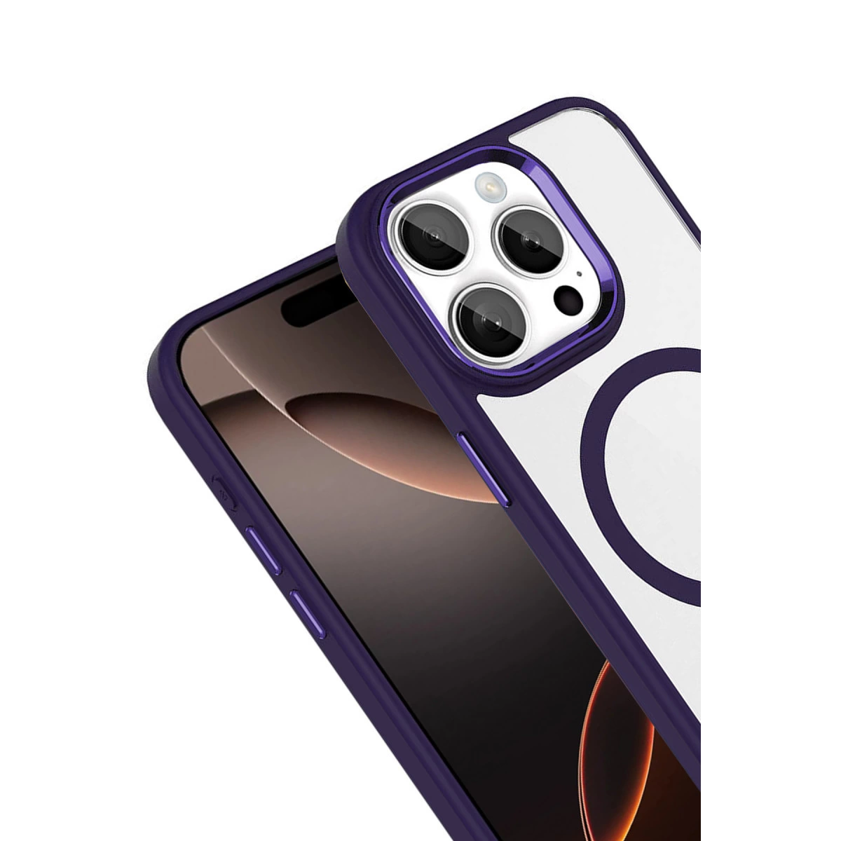 Üç kameralı ve beyaz daireli mor iPhone kılıfı, beyaz arka plan üzerinde.