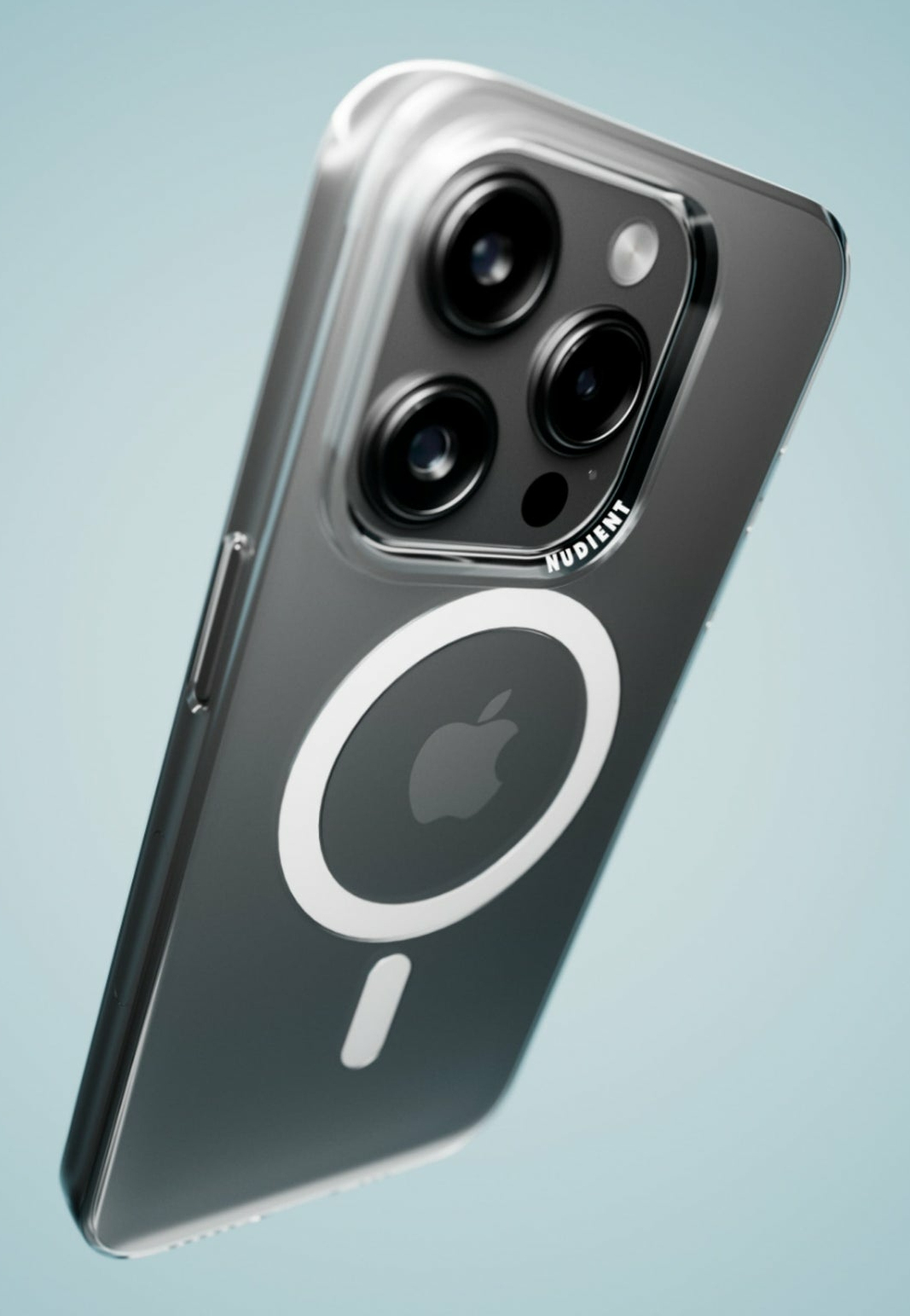 Transparente Handyhülle mit drei Rückkameras und MagSafe-Ring.