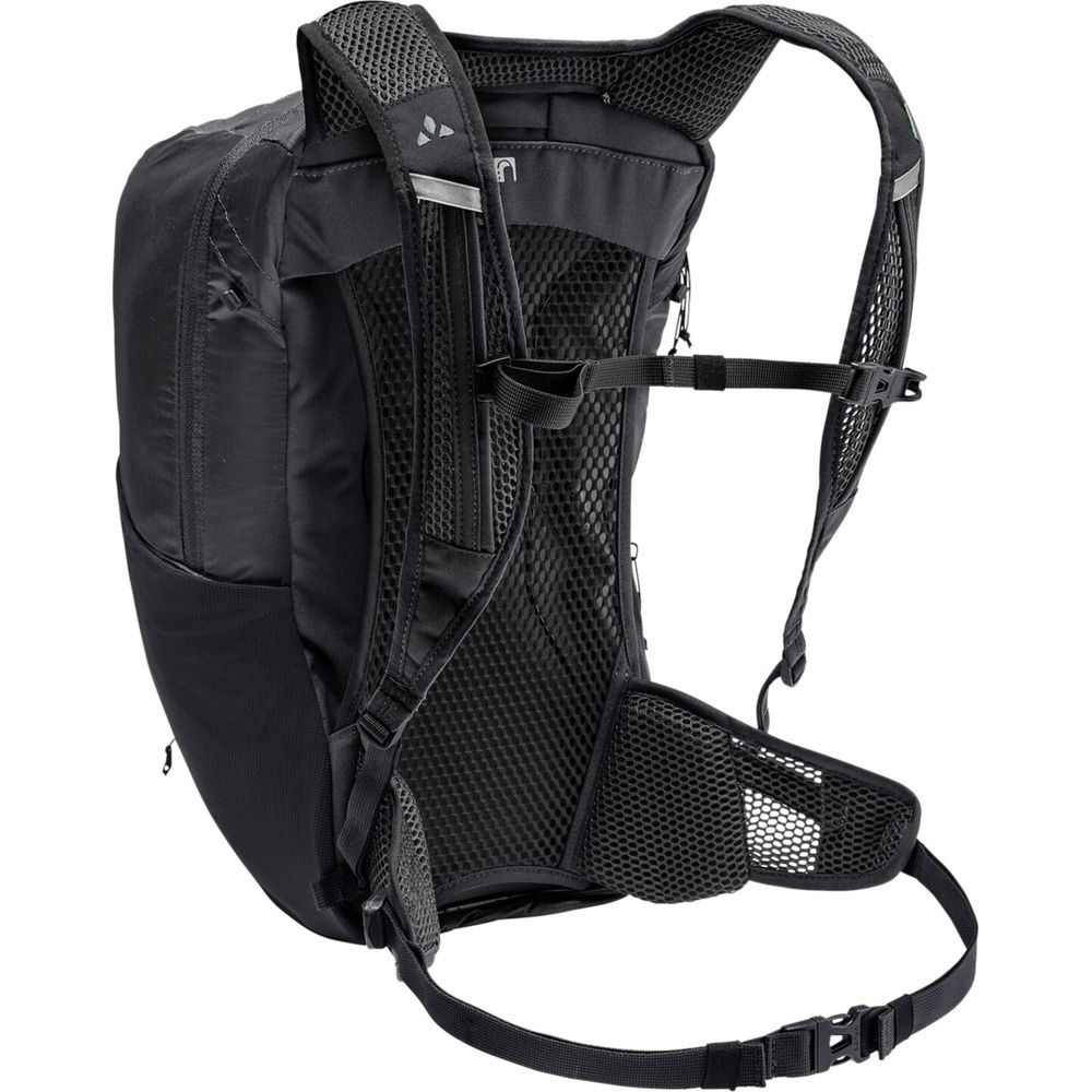 Schwarzer Rucksack mit Netzrücken und verstellbaren Trägern, Seitenansicht.