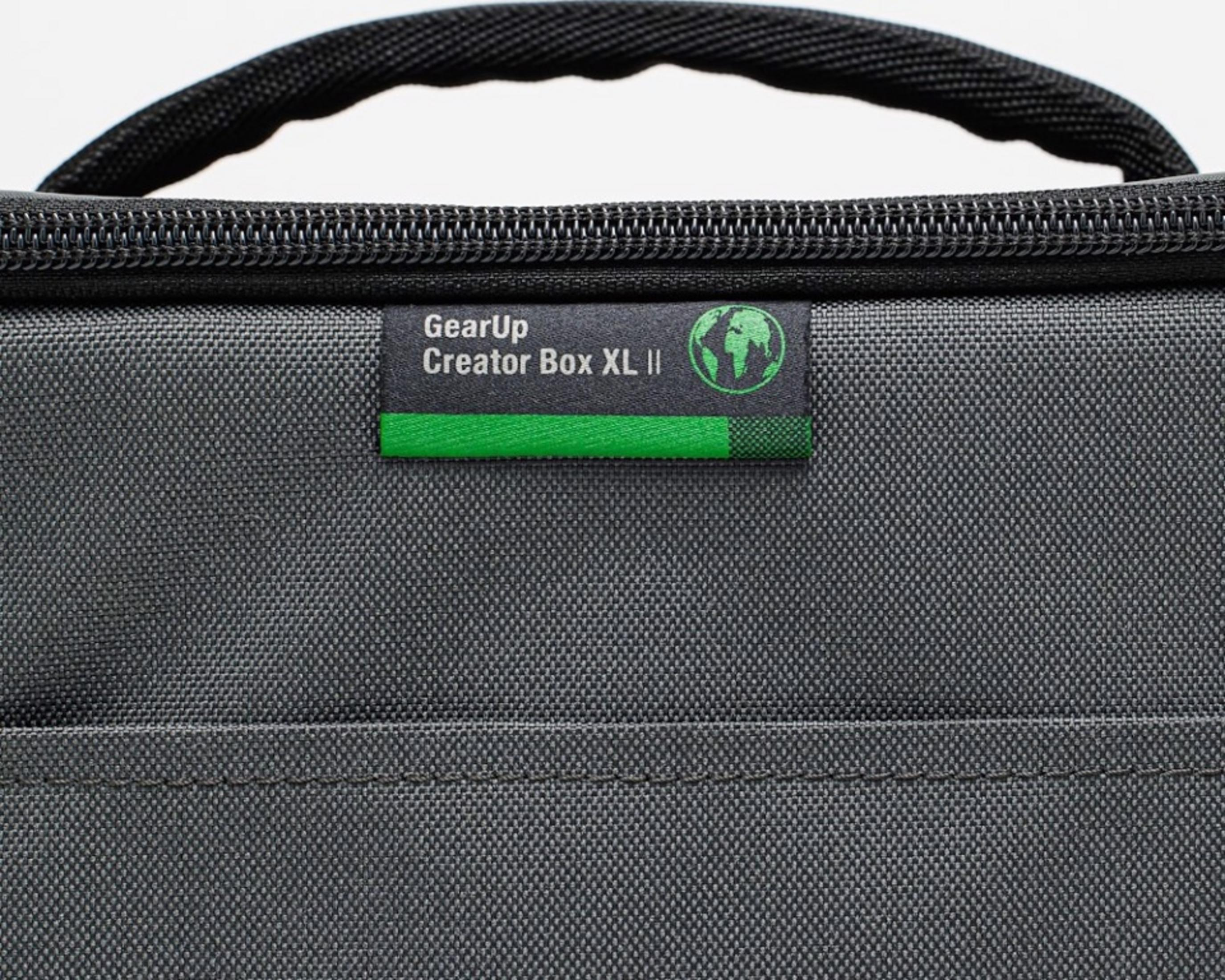 Borsa grigia con cerniera e logo "GearUp Creator Box XL II".