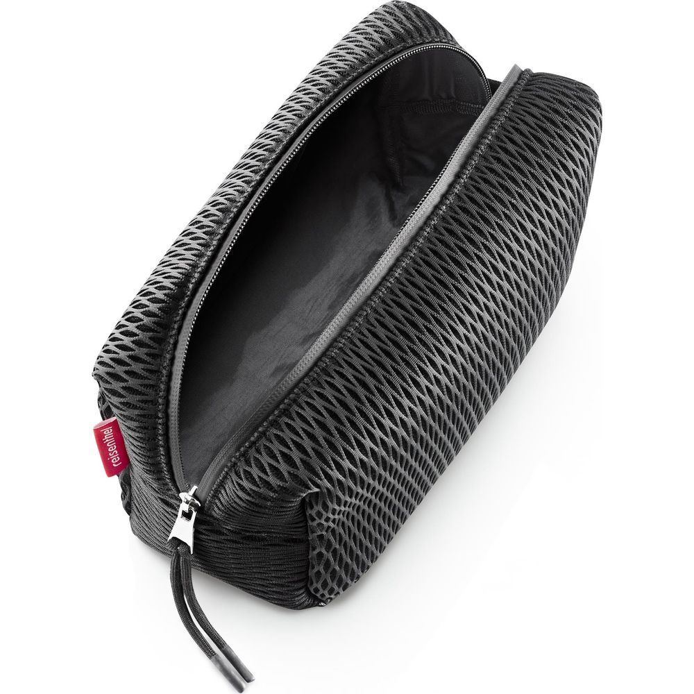Schwarze Tasche mit offenem Reißverschluss und Wabengittermuster.