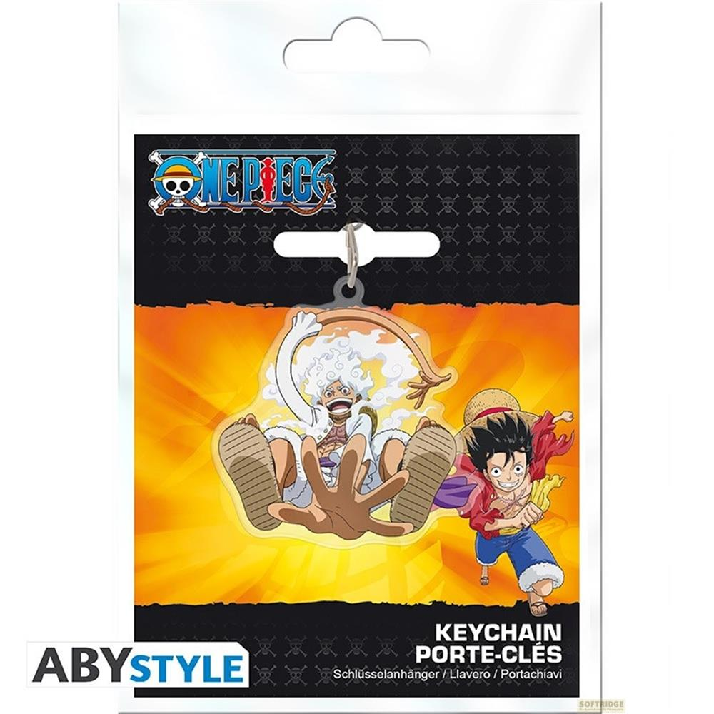 Llavero de One Piece con los personajes Luffy y Nika Joyboy sobre fondo amarillo.
