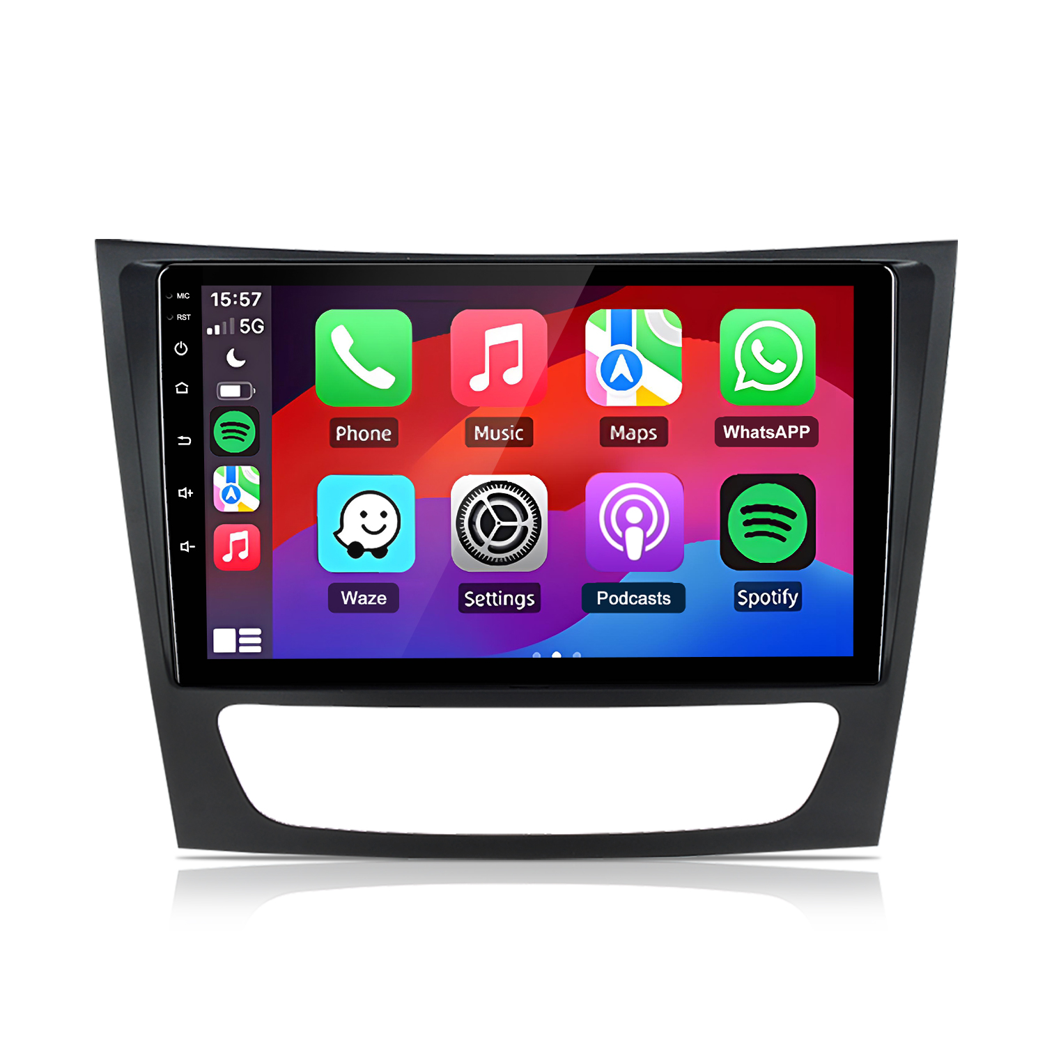 Ein Autoradio-Touchscreen zeigt App-Symbole wie Telefon, Musik, Karten und WhatsApp.