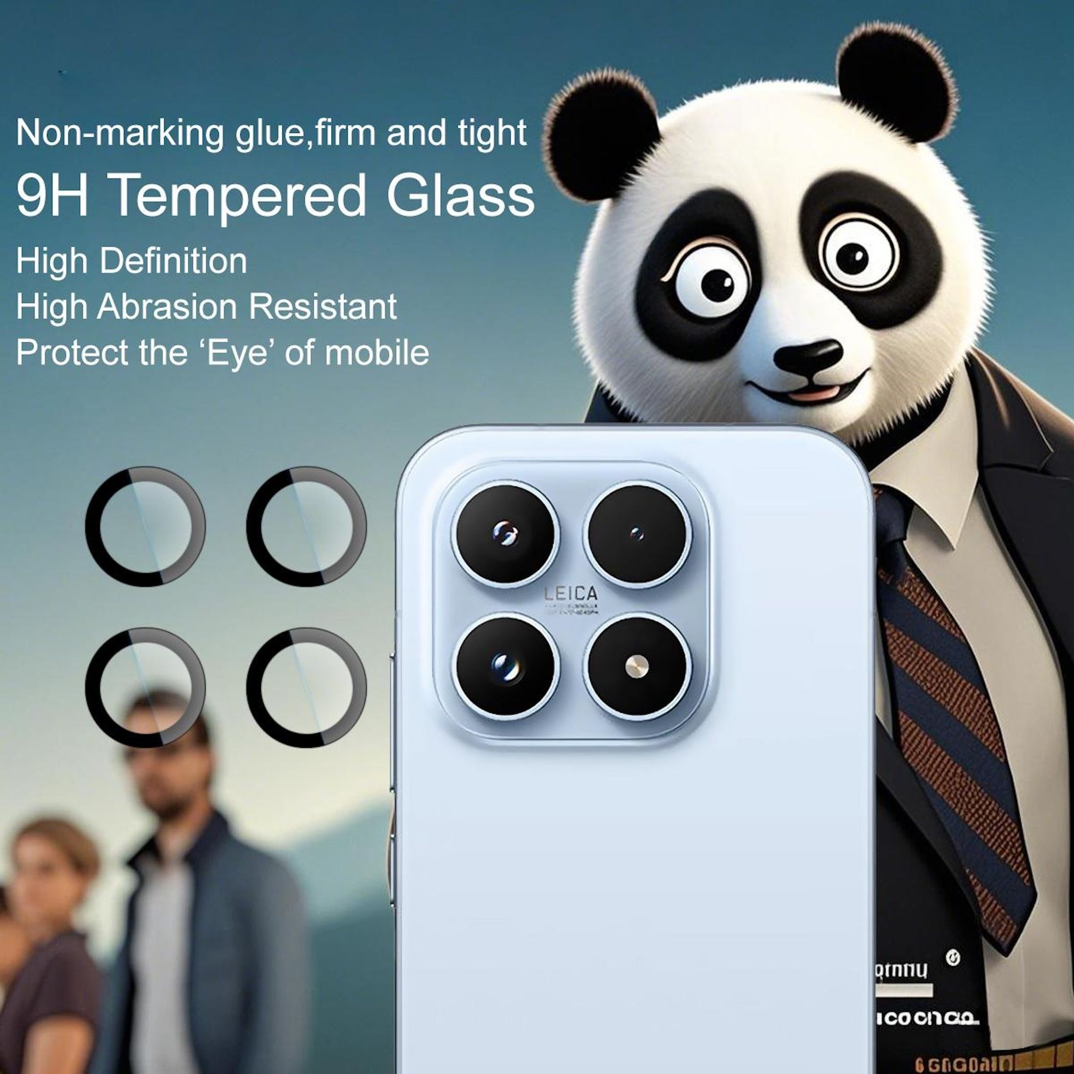 Un panda in giacca e cravatta accanto a uno smartphone con quattro obiettivi e protezioni schermo.