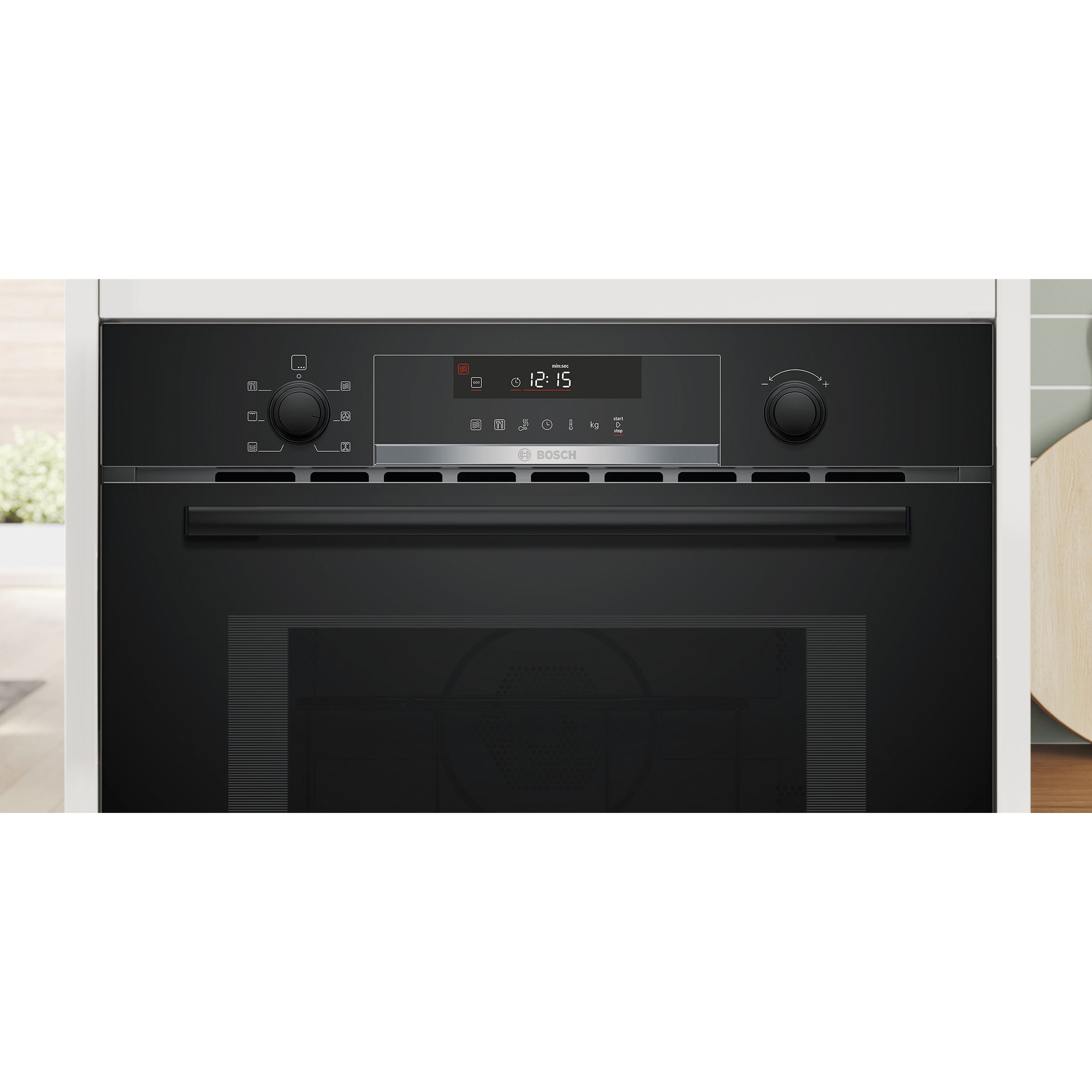 Moderne zwarte Bosch oven met touchscreen bedieningspaneel en draaiknoppen.